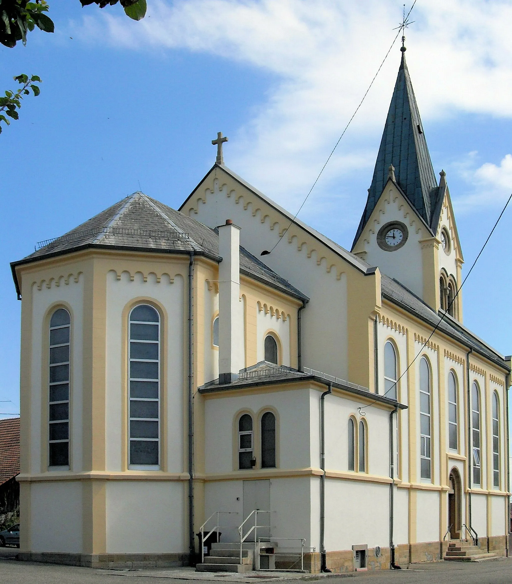 Photo showing: L'église Saint-Valentin d'Attenschwiller, côté sud-ouest