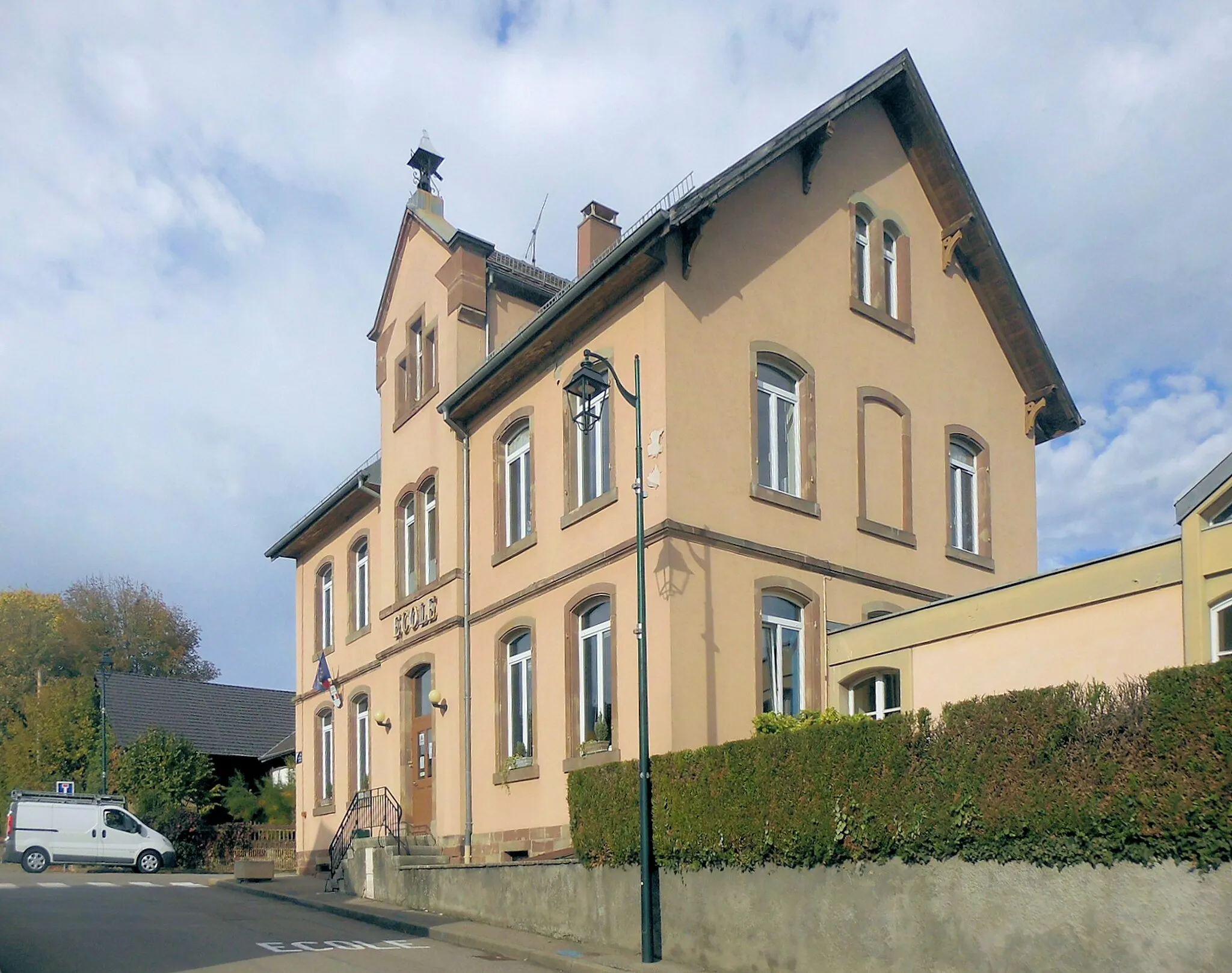 Photo showing: L'école primaire intercommunale de Geispitzen, côté est