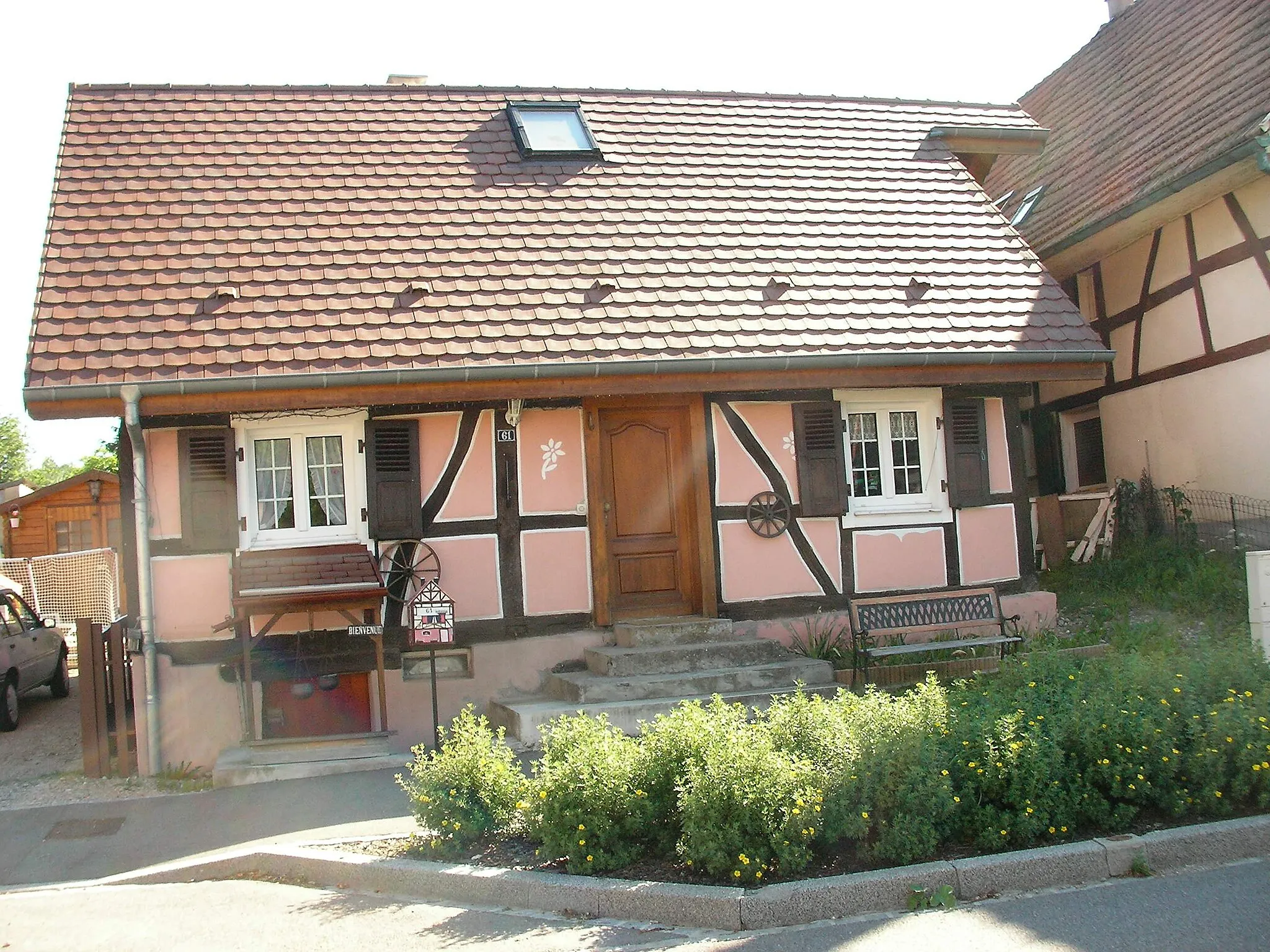 Photo showing: Boîte aux lettres à Grentzingen (Haut-Rhin, France).