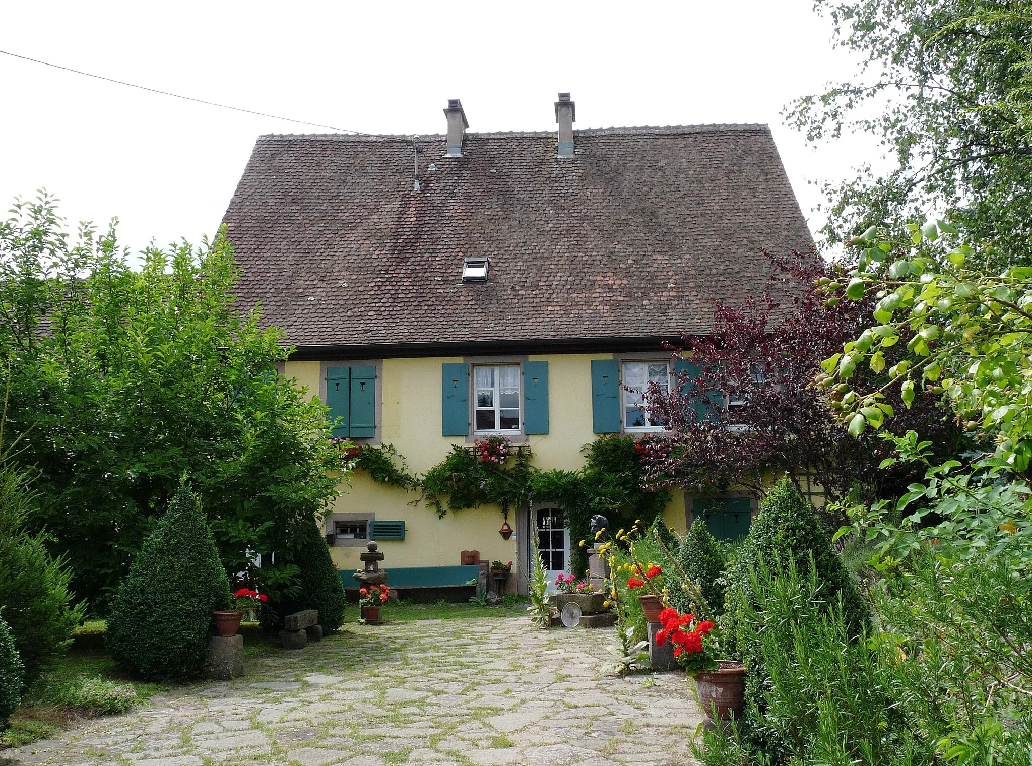 Photo showing: Maison de Gunsbach (Haut-Rhin) : lorsque le père d'Albert Schweitzer fut nommé pasteur à Gunsbach en 1875, la famille emménagea dans cette maison.