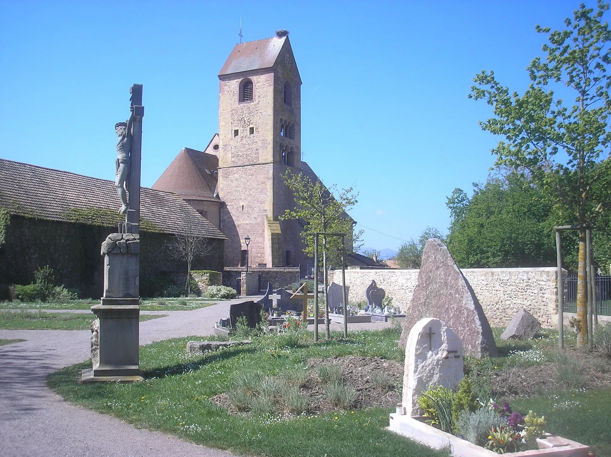 Photo showing: Le cimetière et l´église