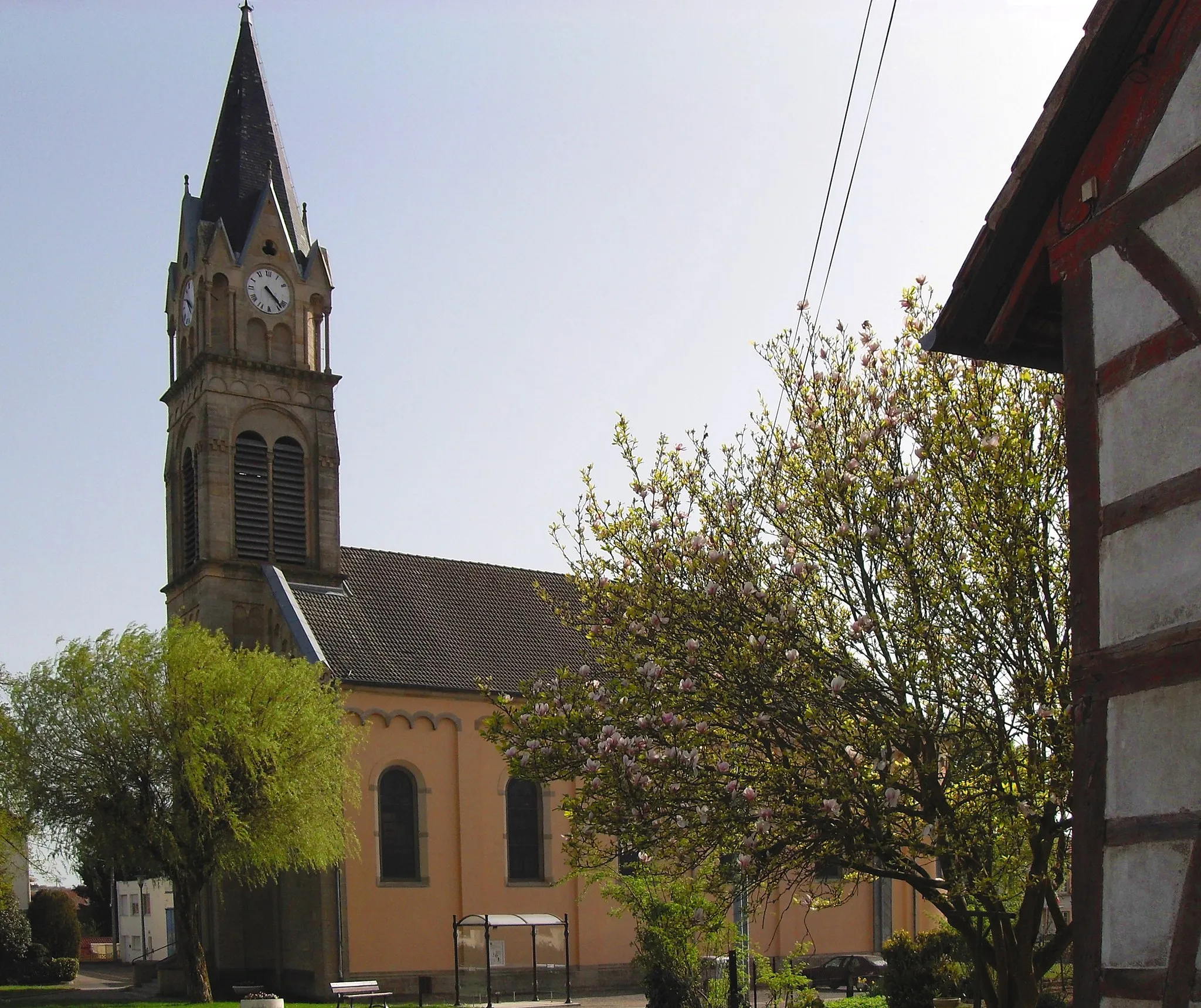 Photo showing: L'église Saint-Alban à Montreux-Vieux, côté nord