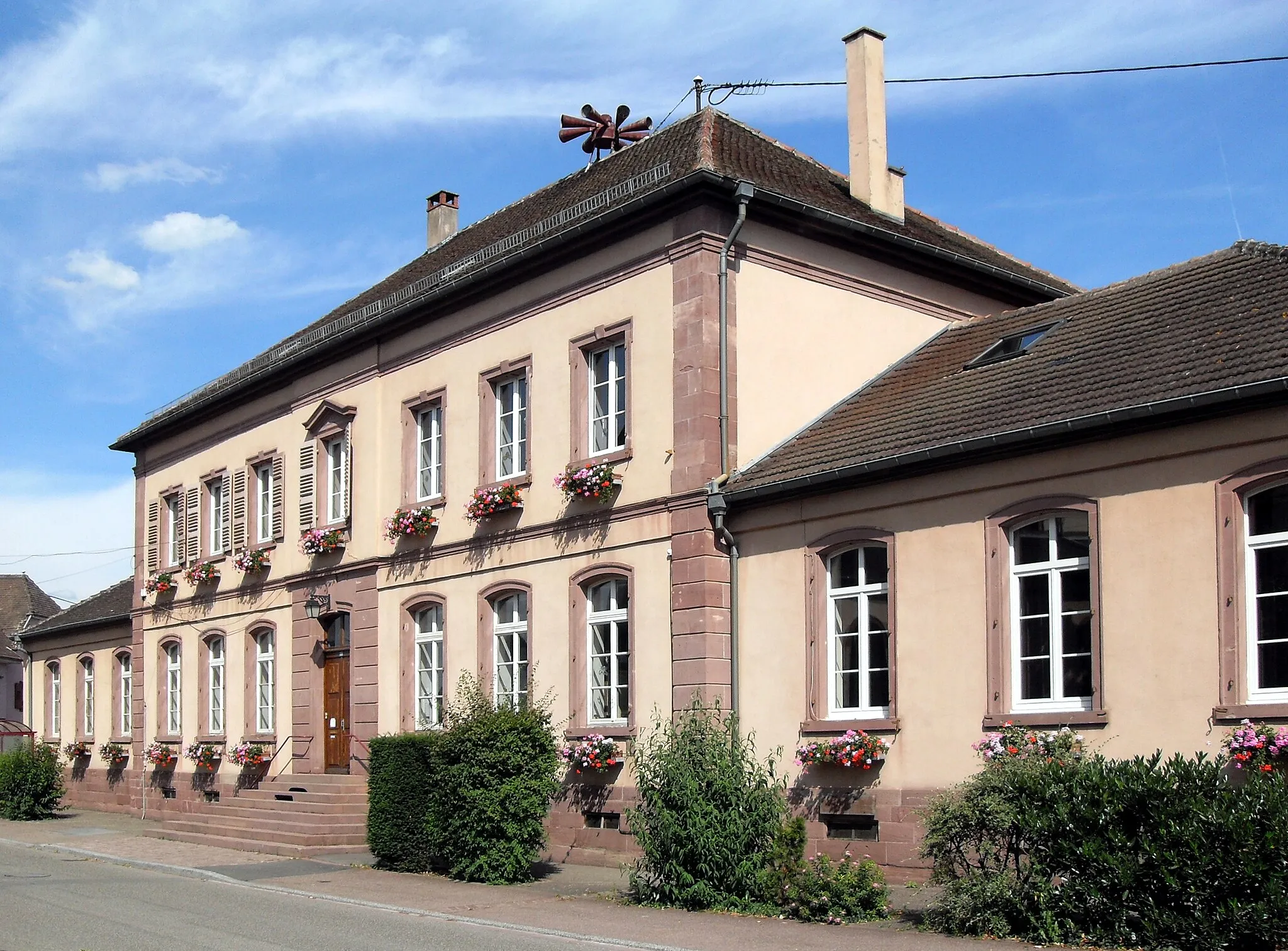 Photo showing: L'école d'Oberhergheim