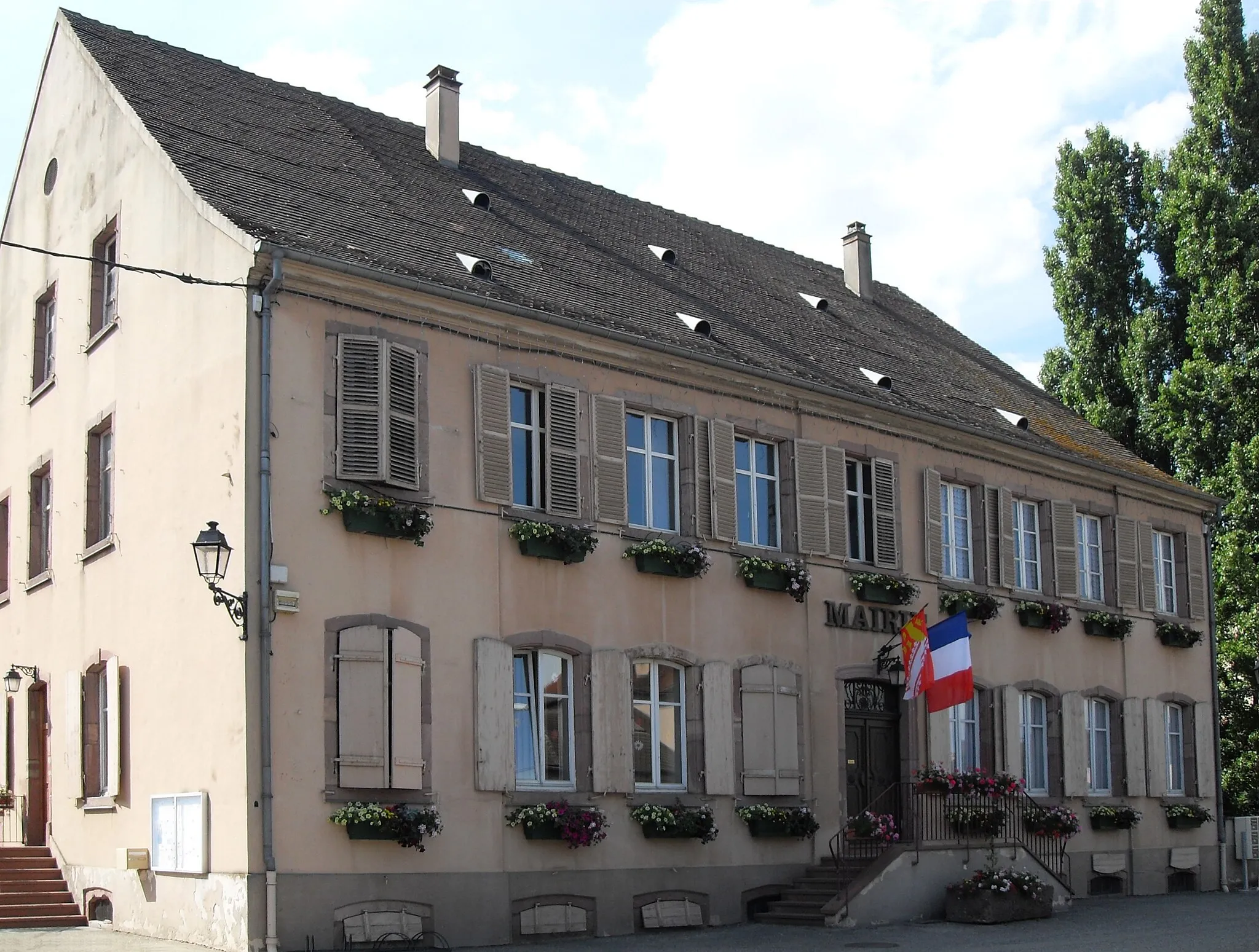 Photo showing: La mairie d'Oberhergheim
