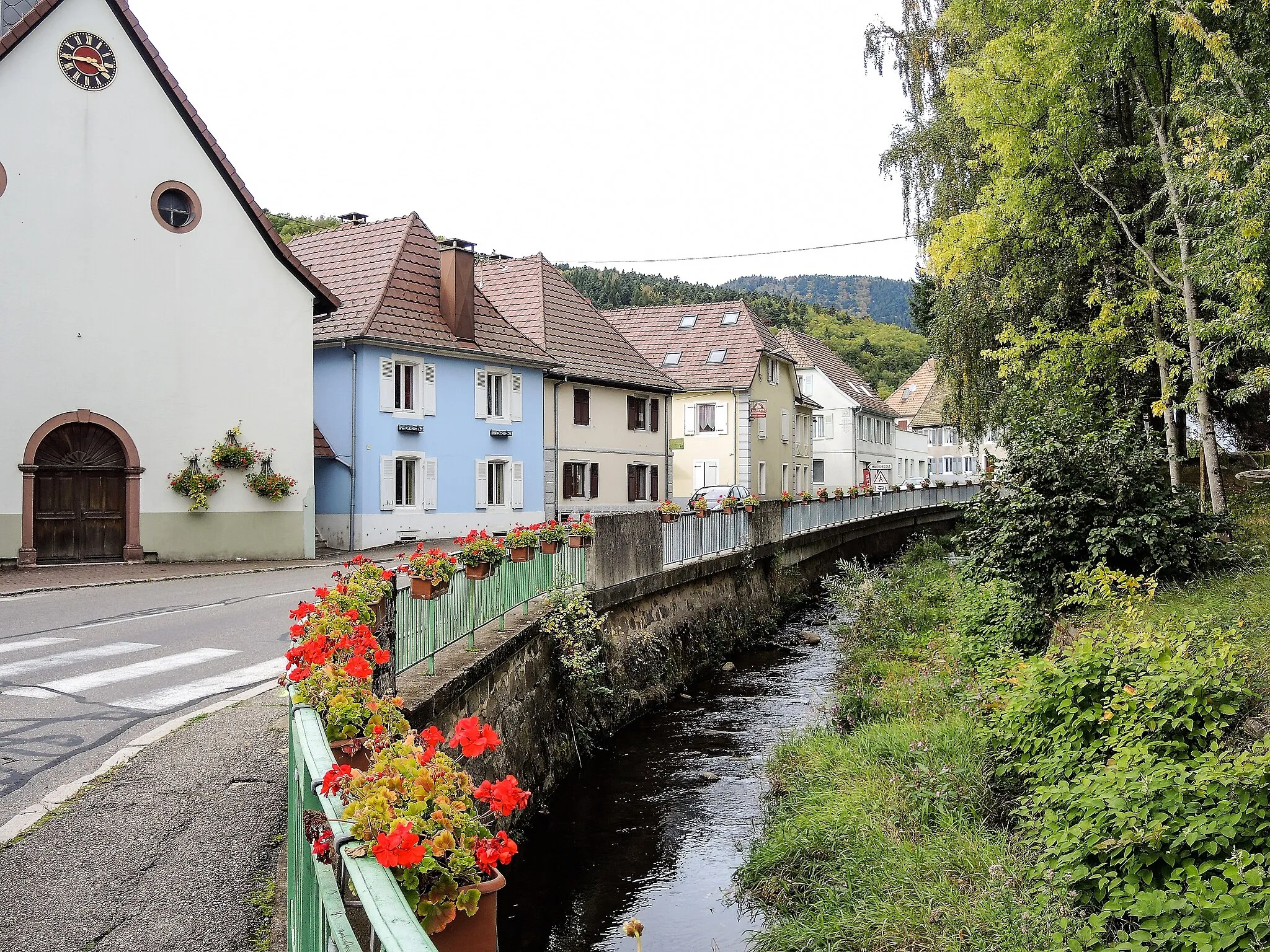 Photo showing: Ruisseau, le Rimbach, dans le village d'Oberbruck. Haut-Rhin.