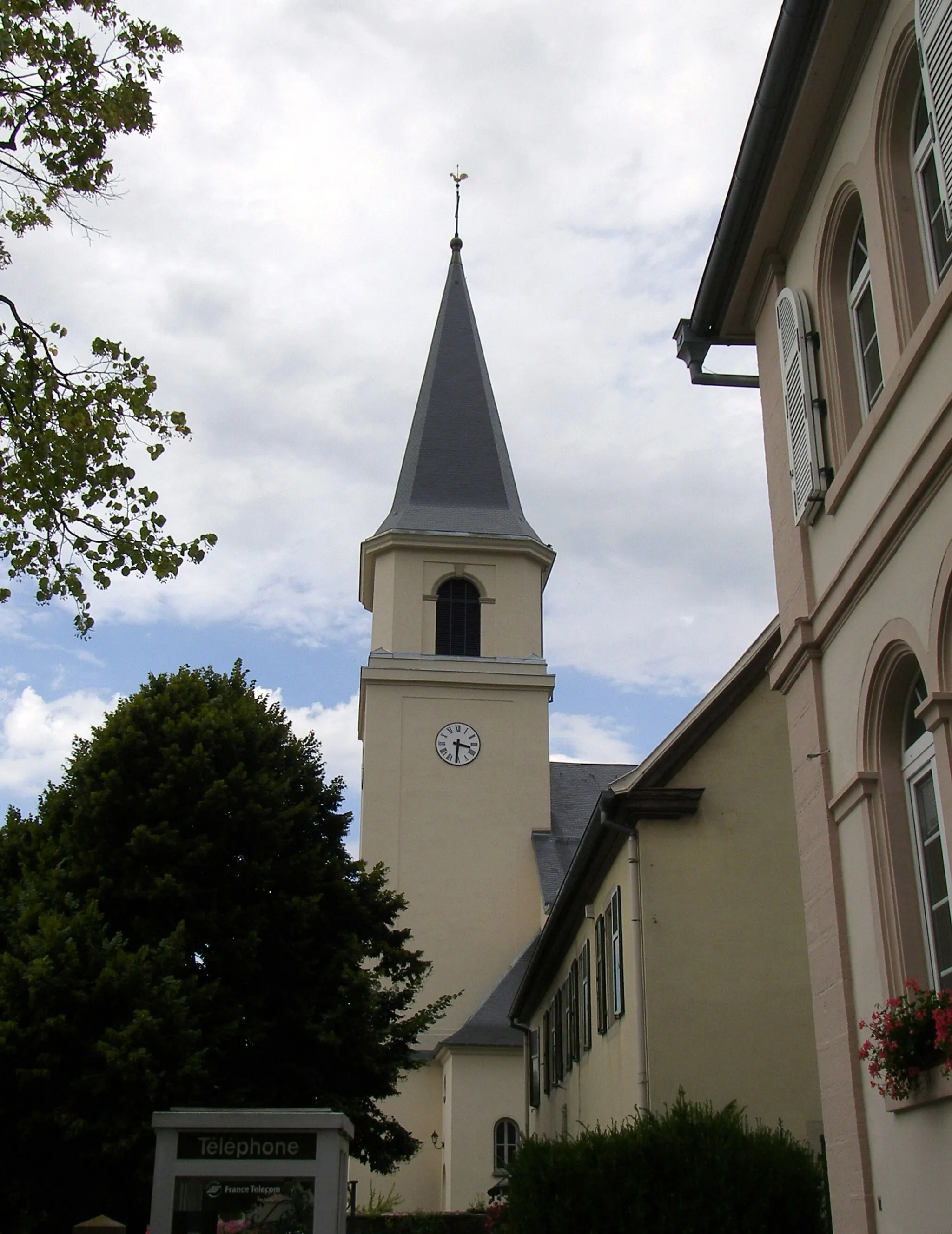 Photo showing: Le clocher de l'église Saint-Romain de Reiningue (Haut-Rhin, France) après sa réfection en 2009