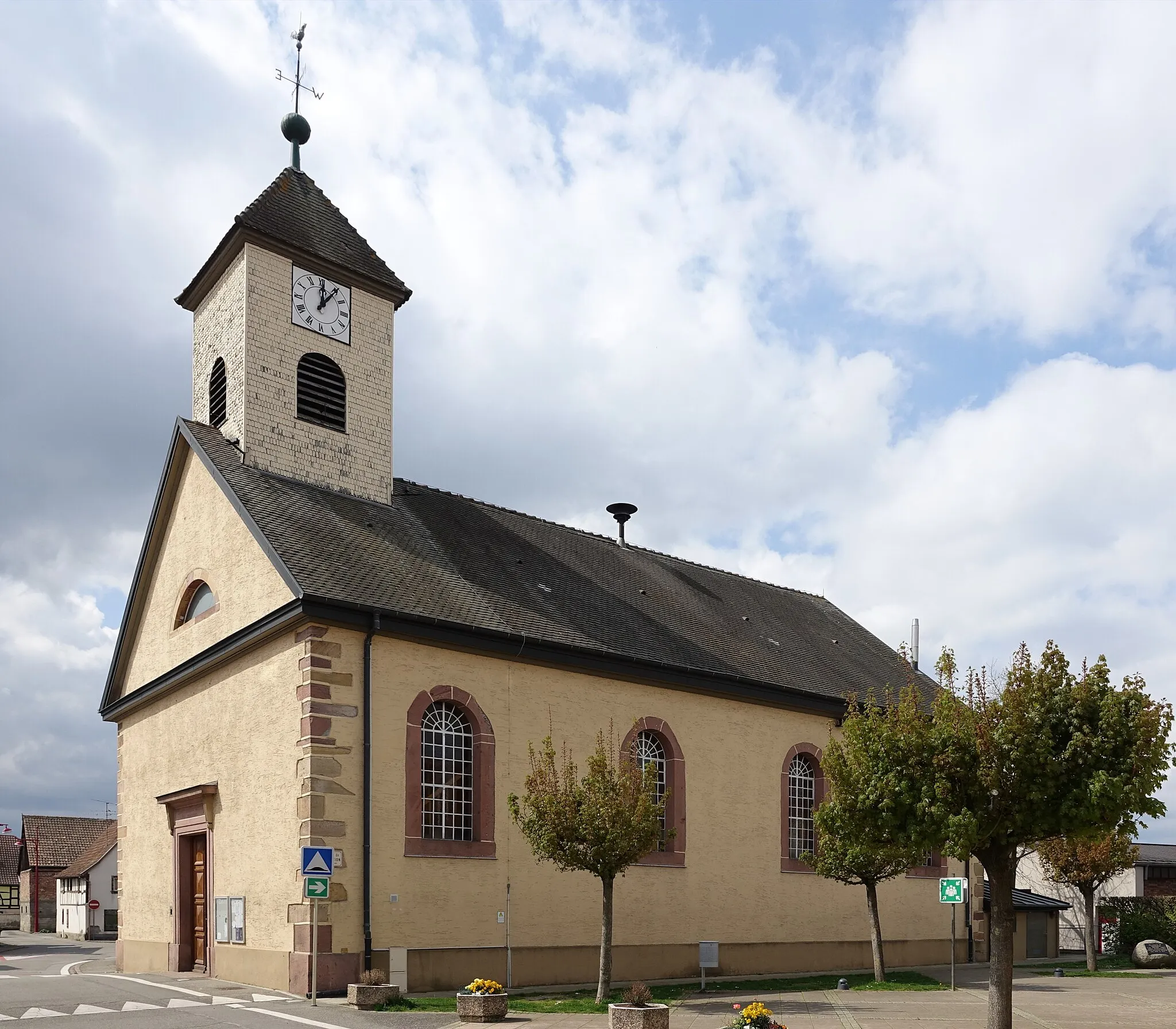 Photo showing: St. Joseph's Church of Sundhoffen (Haut-Rhin, France).