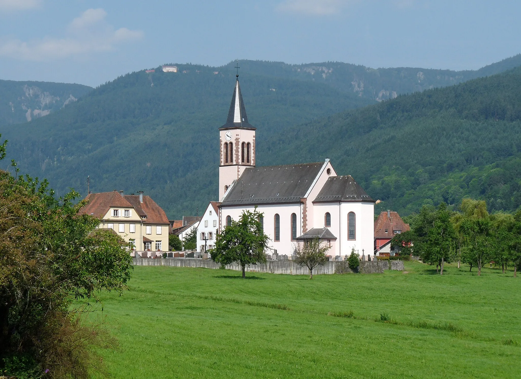 Photo showing: Eglise catholique Marie-Auxiliatrice à Stosswihr (Haut-Rhin)