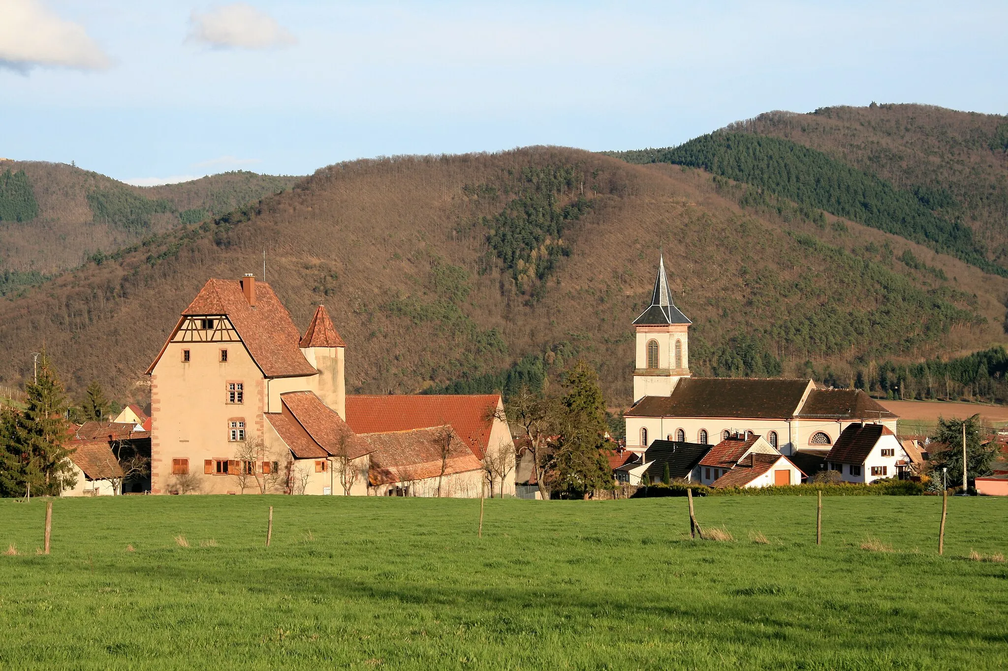 Photo showing: Château et église de Walbach