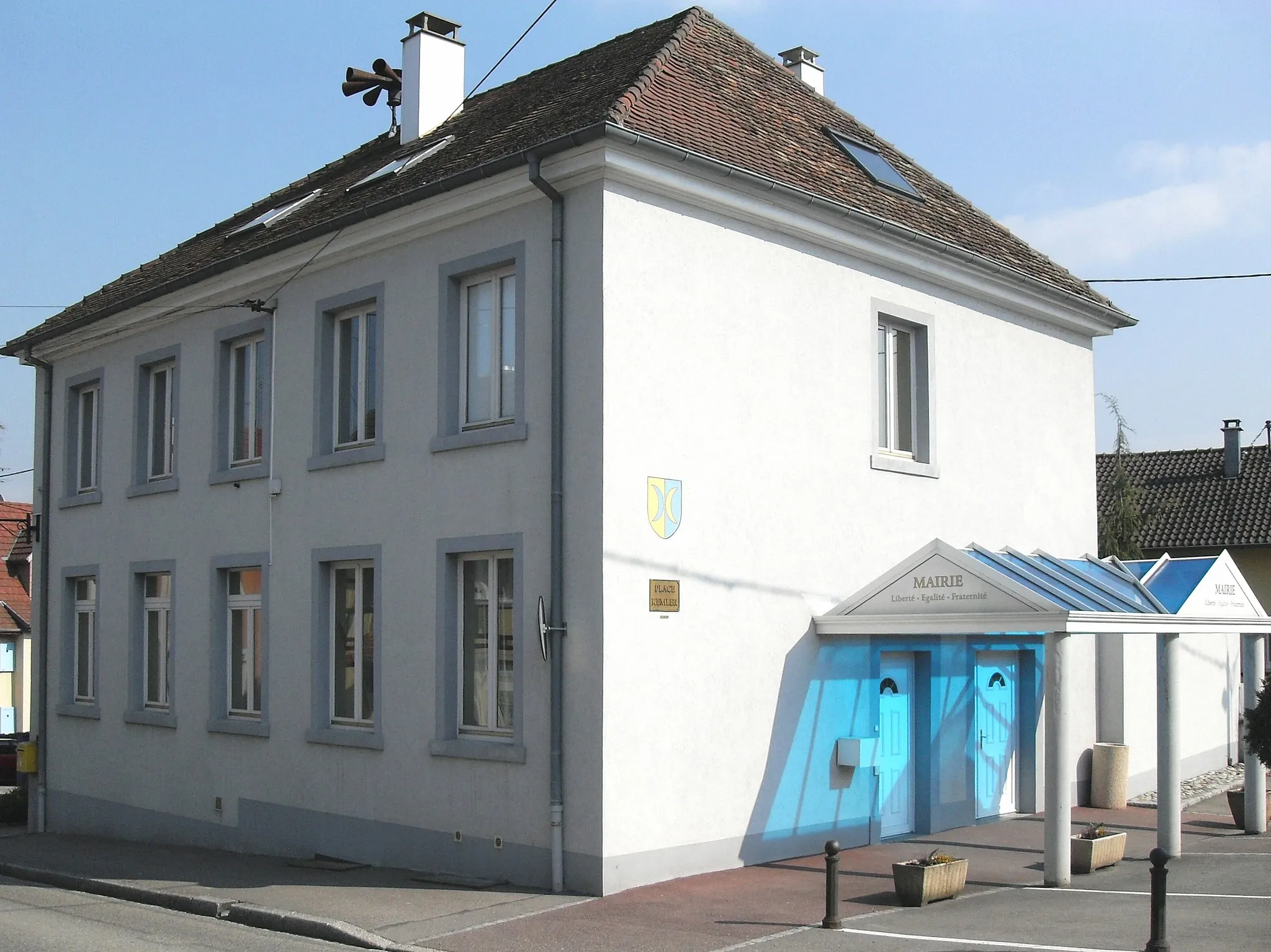 Photo showing: La mairie et l'ancienne école de Waltenheim