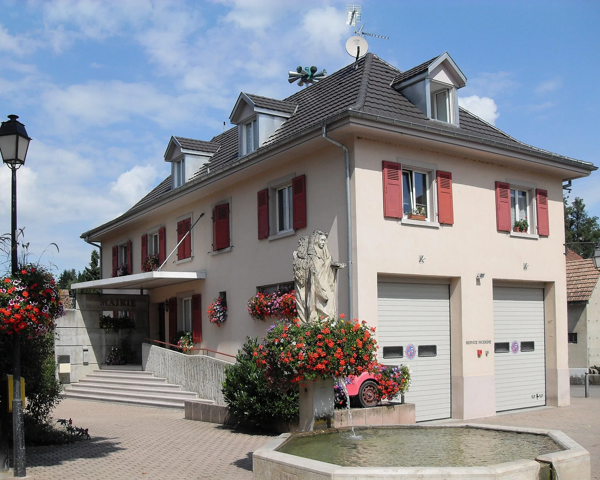 Photo showing: La mairie de Wentzwiller