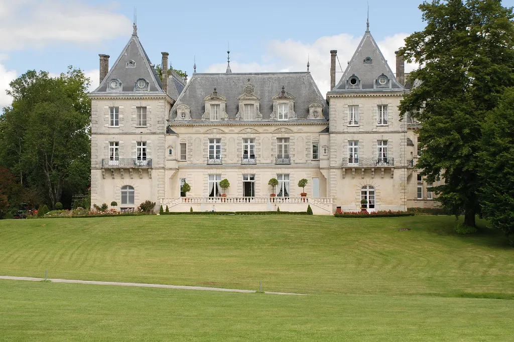 Photo showing: Chateau de Mirambeau, Mirambeau, France; western facade (2007)
