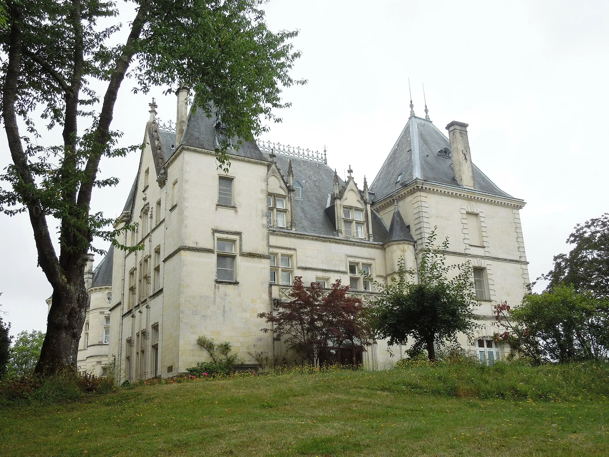 Photo showing: Chateau de Mirambeau, seen from the North