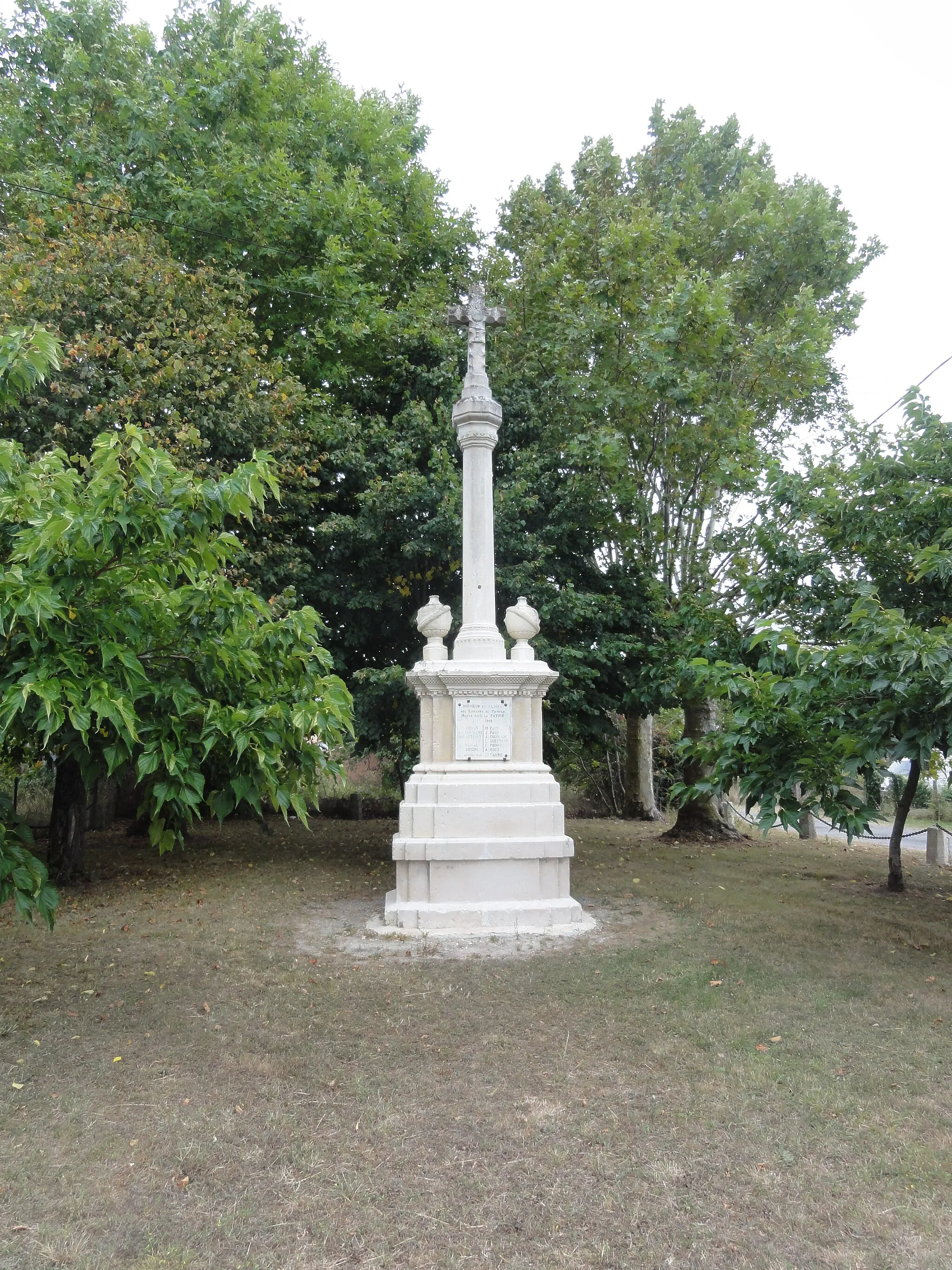 Photo showing: croix à Le Temple (Gironde)