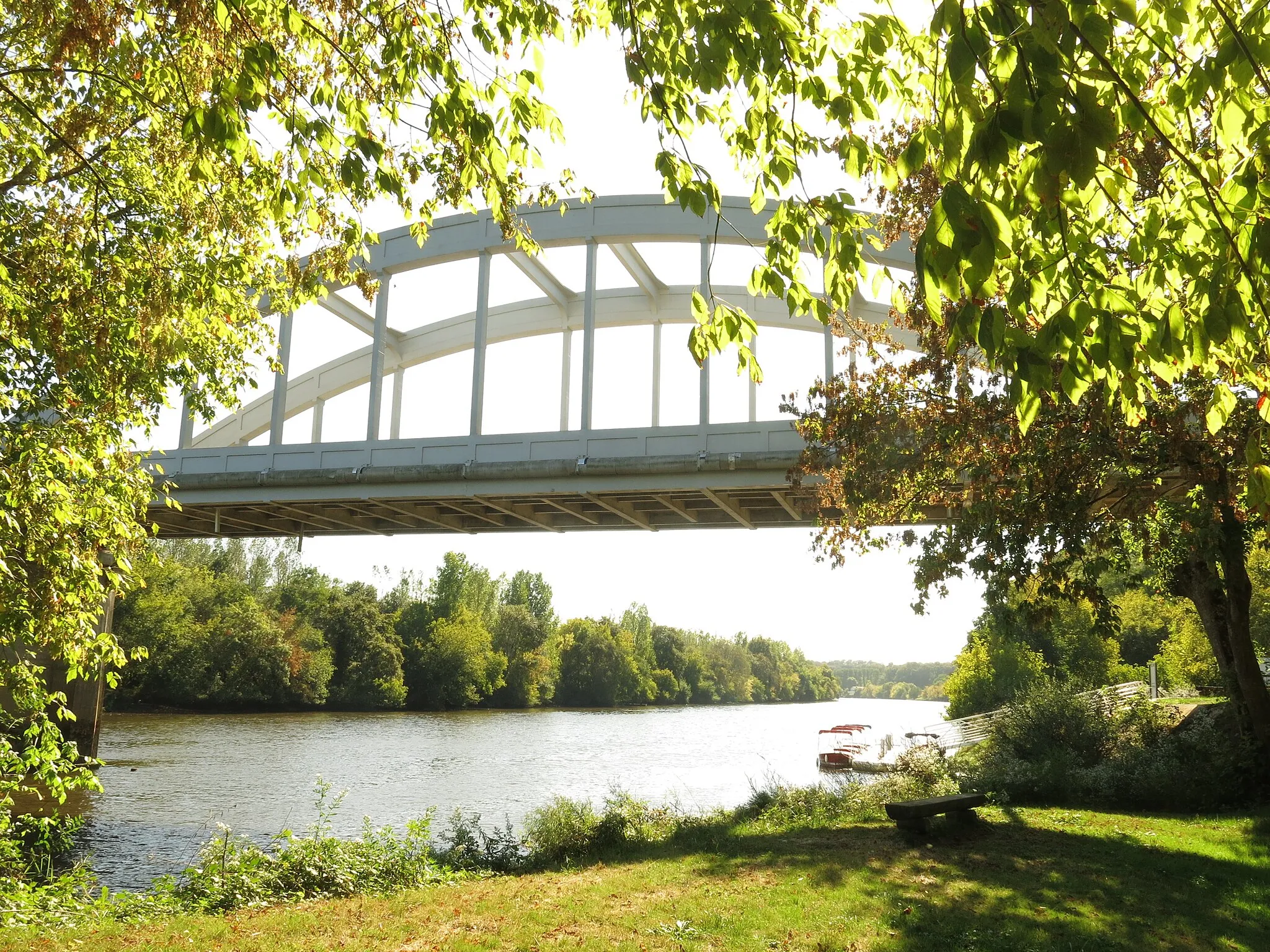 Photo showing: Pont de la Marquèze - upstream, right bank (Landes, France).