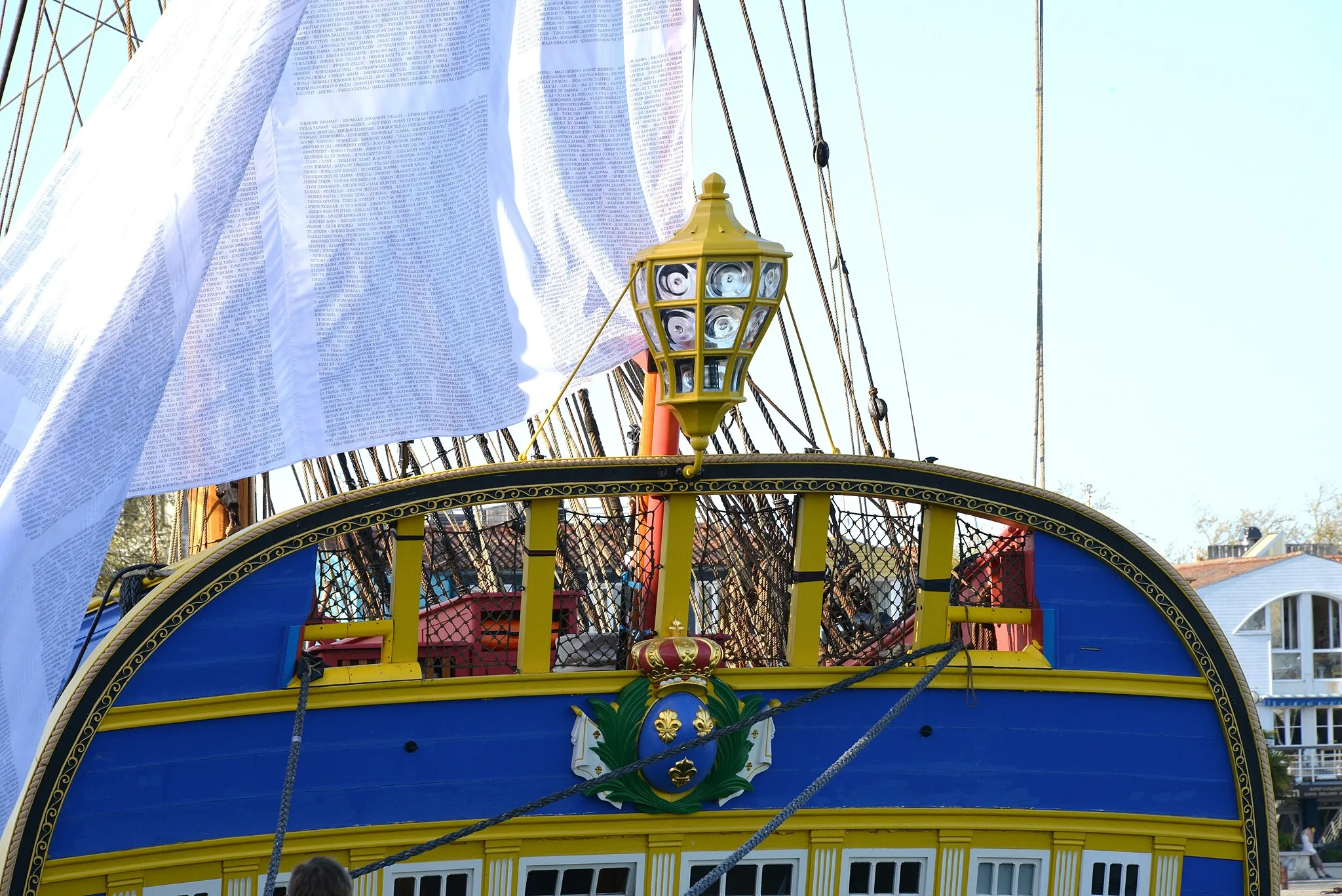 Photo showing: Fanal placé à la poupe de la frégate.	
La Rochelle, Charente-Maritime, France.