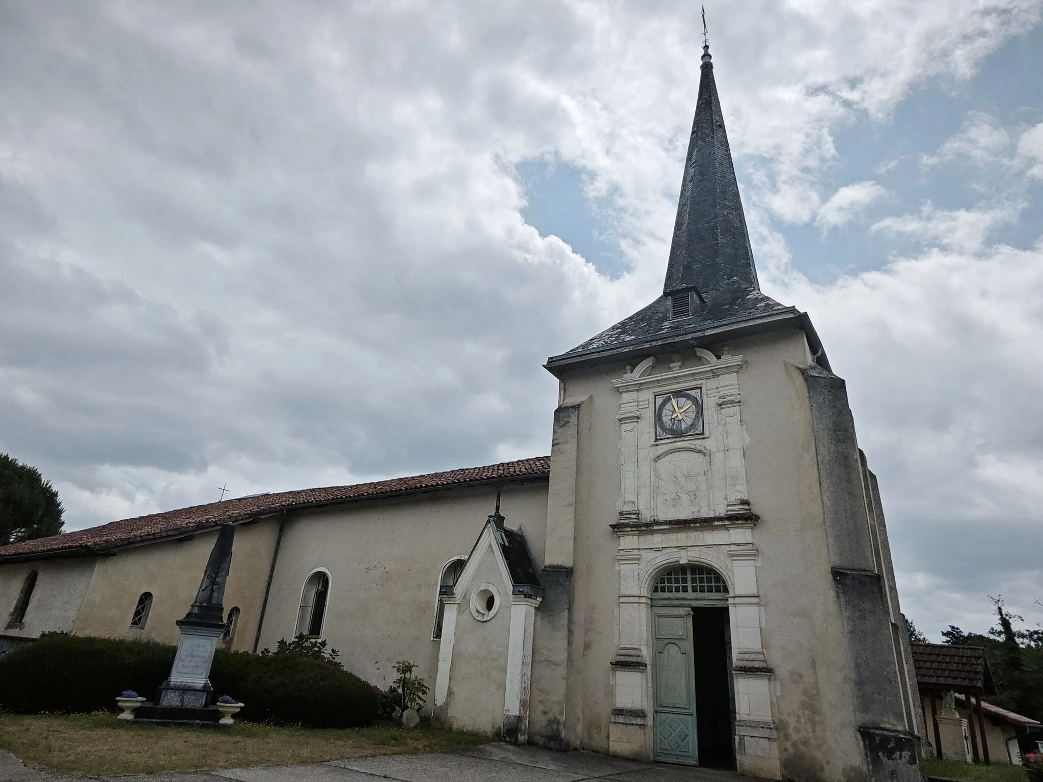 Photo showing: Vue extérieure de l'Église Saint-Martin de Lévignacq