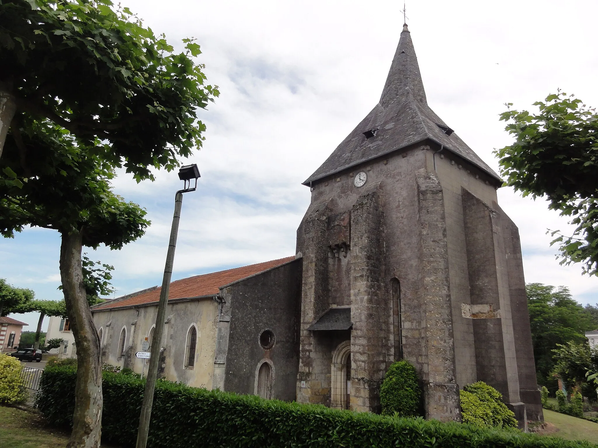 Photo showing: Lesperon (Landes) Église Saint-Hilaire, tour