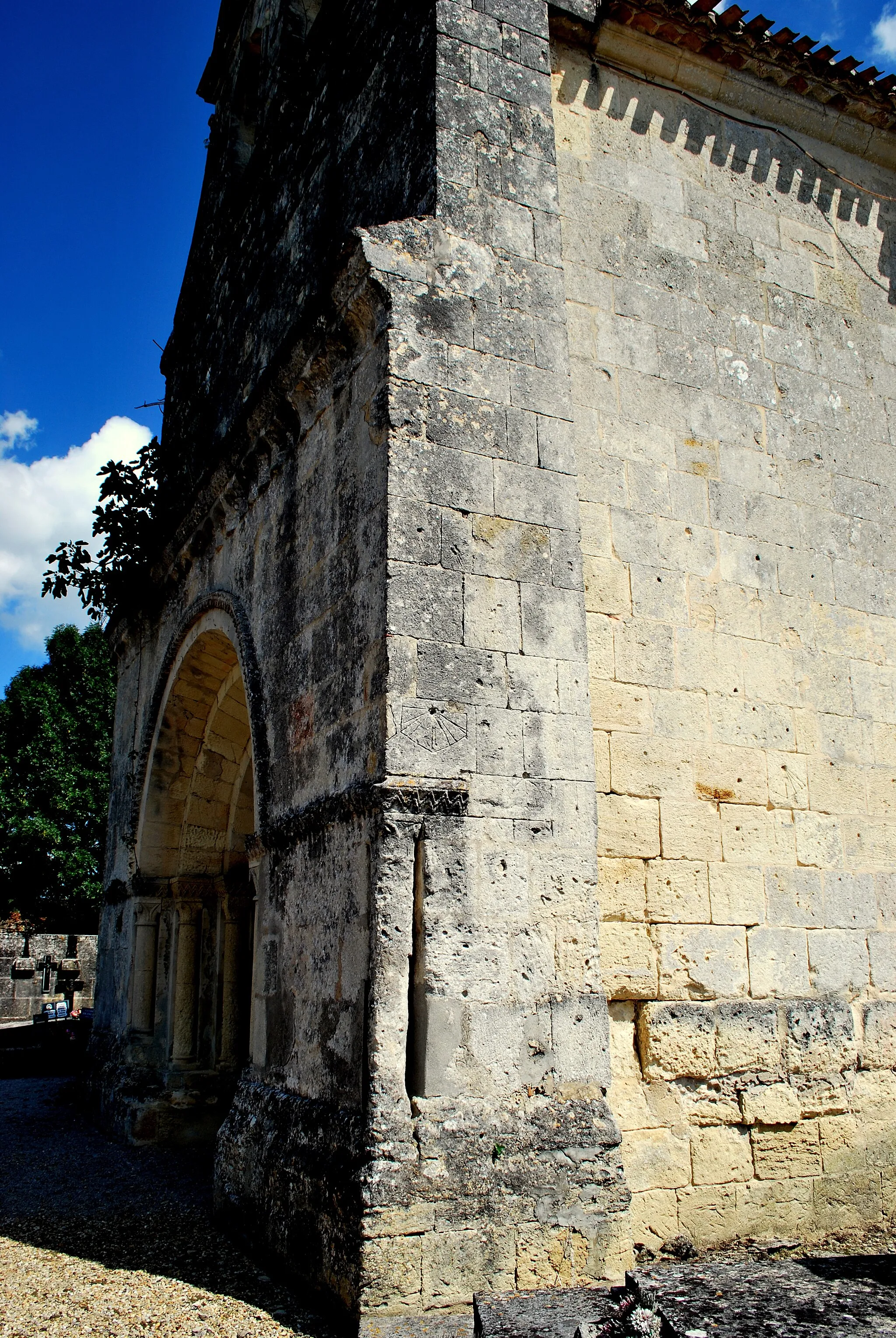 Photo showing: Aubie-et-Espessas église St Pierre