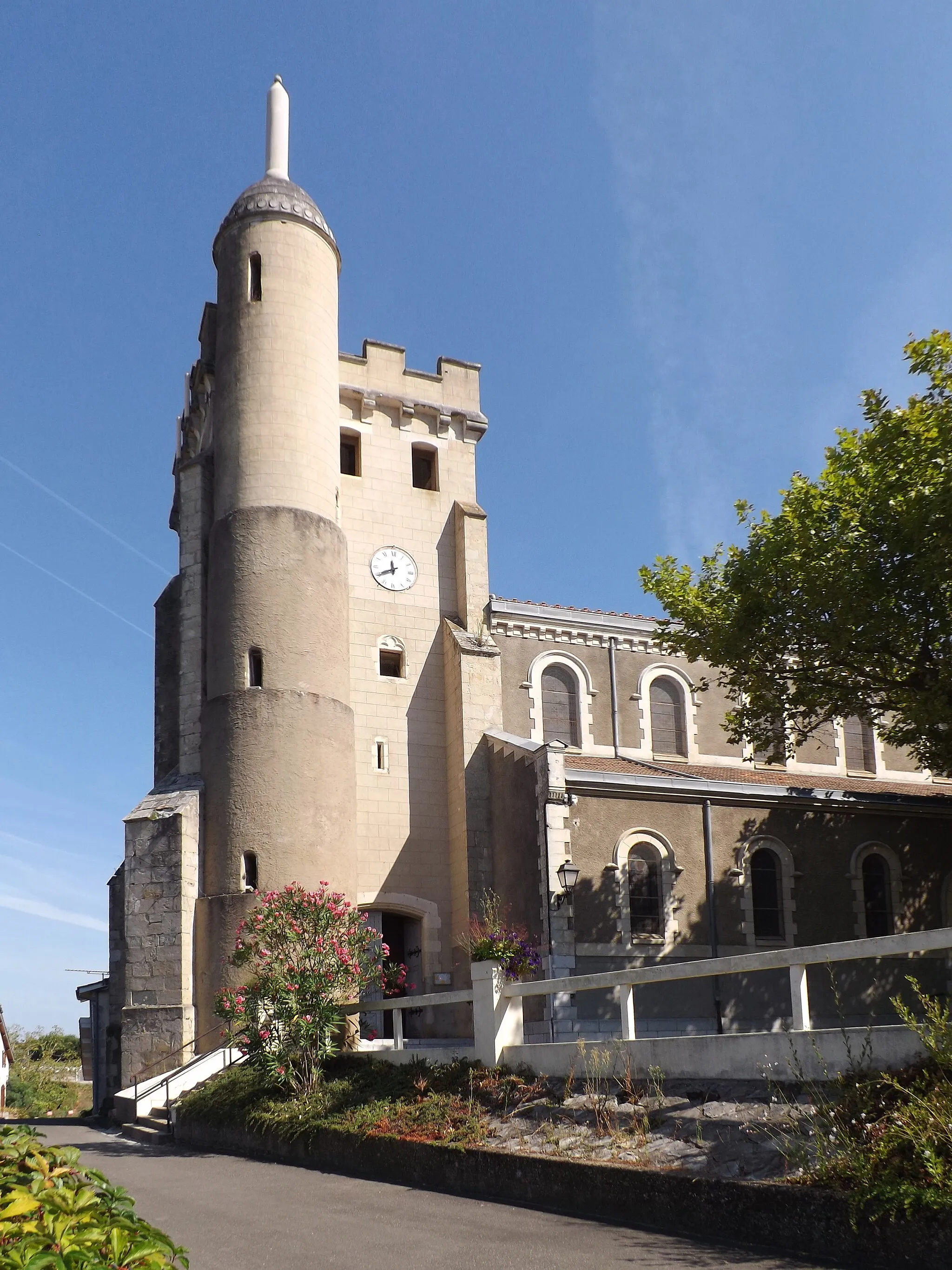 Photo showing: Église Notre-Dame de Pomarez, Landes, France