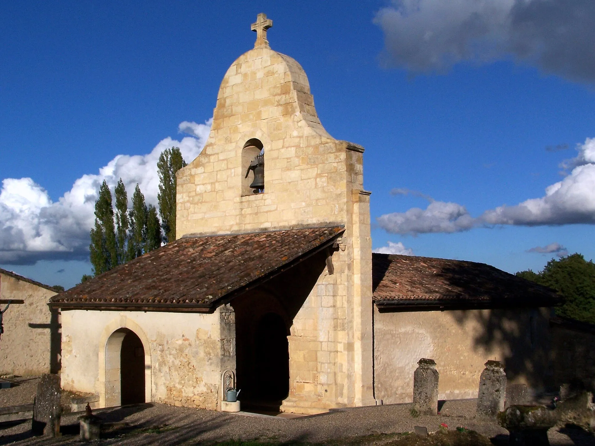 Photo showing: Church of Saint-Genis-du-Bois (Gironde, France)