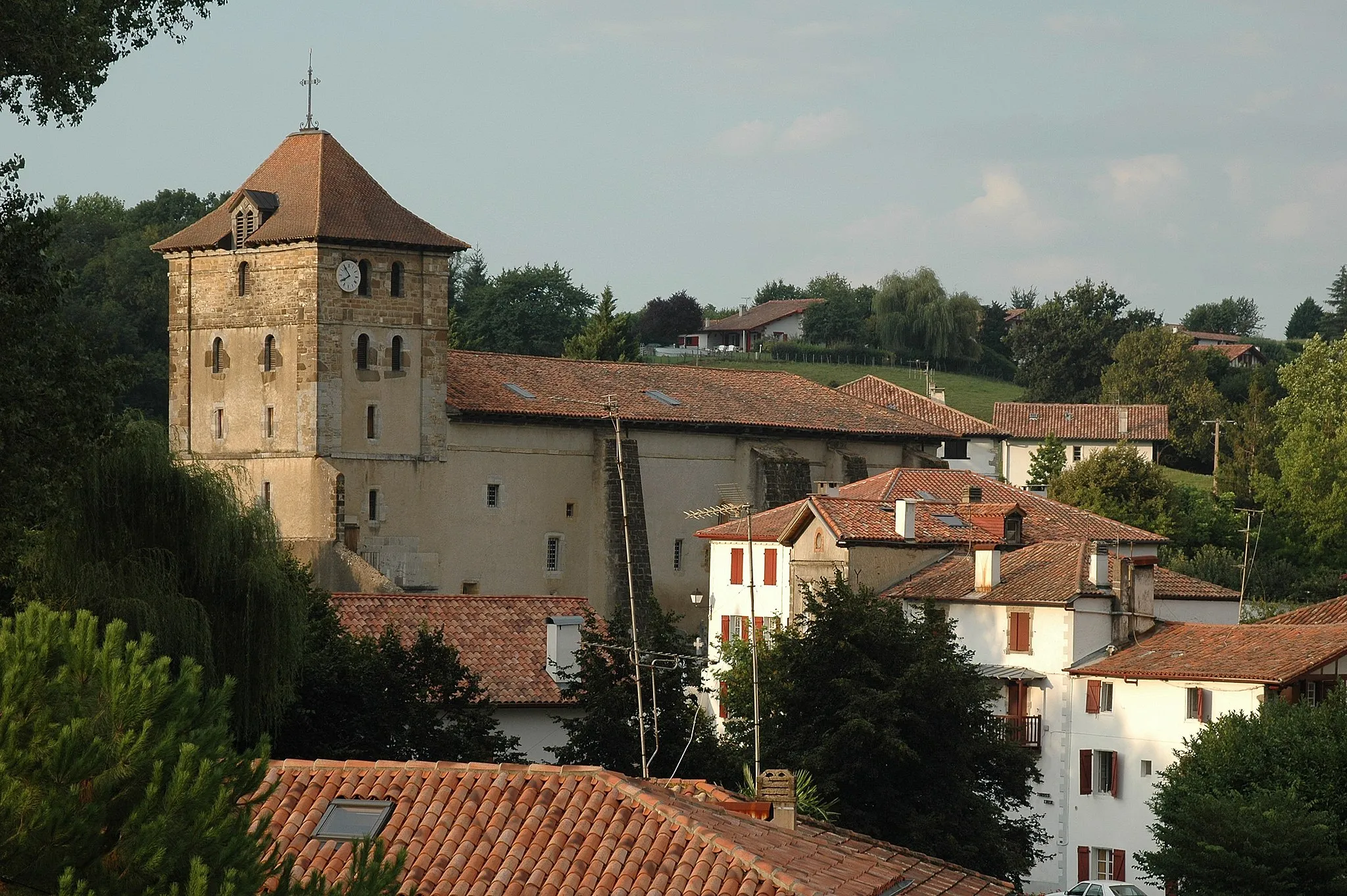 Photo showing: Espelette, l'église. Photo prise le 08/08/06 par Harrieta171