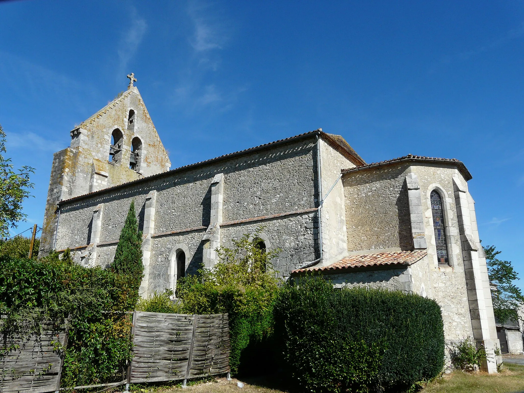 Photo showing: L'église Saint-Jean-Baptiste vue depuis le sud-est, Fonroque, Dordogne, France.