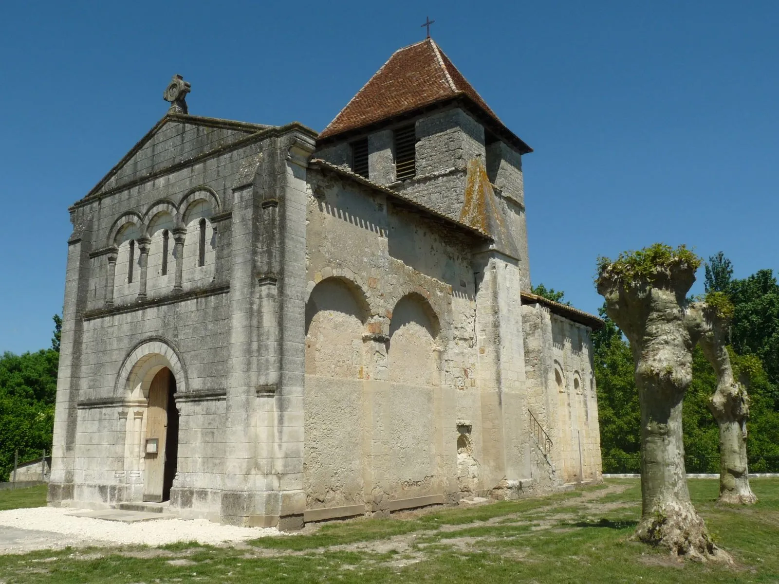 Photo showing: L'église de Chenaud, Dordogne, France