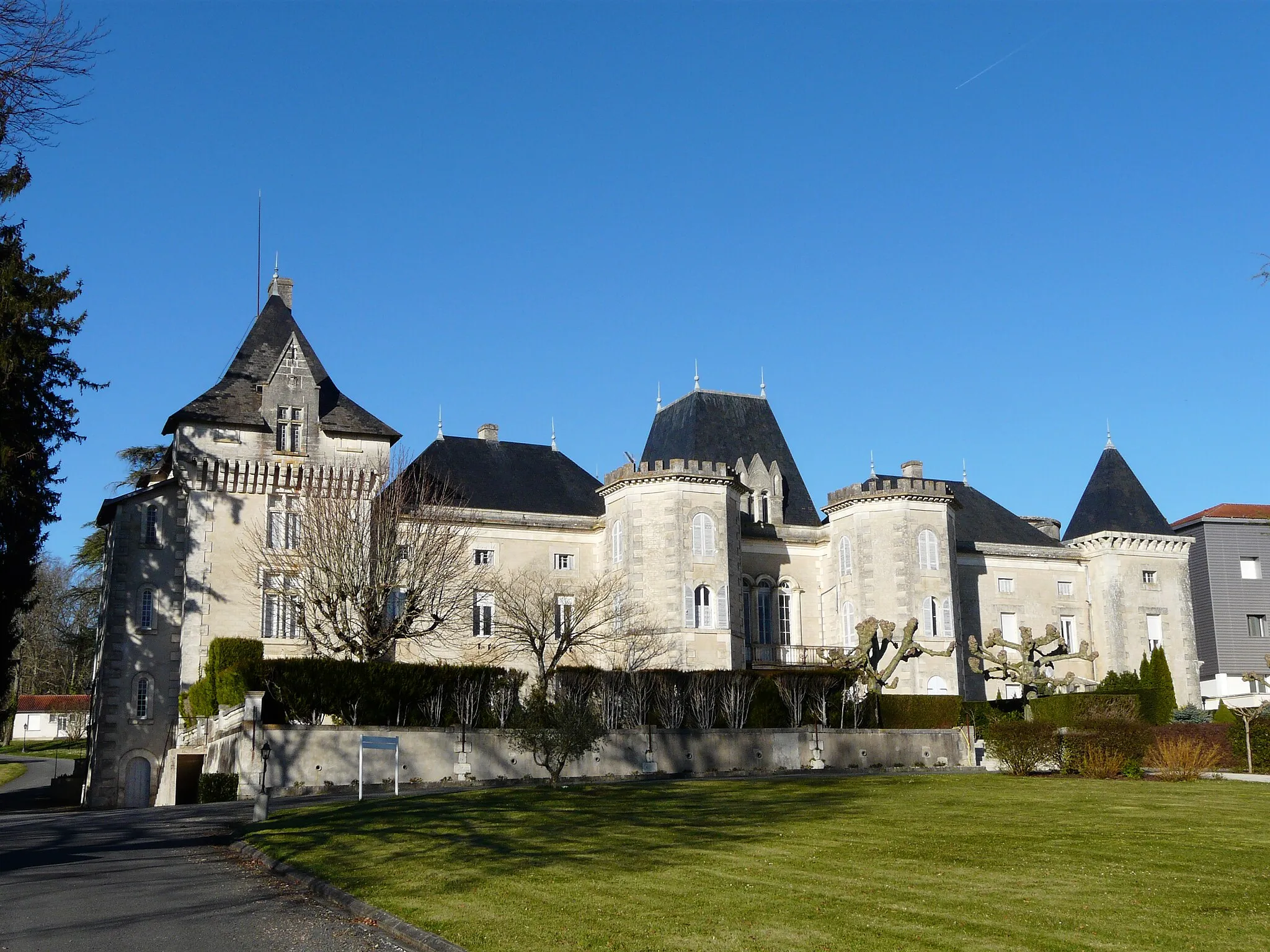 Photo showing: Le château de la Meynardie, Saint-Privat-des-Prés, Dordogne, France.