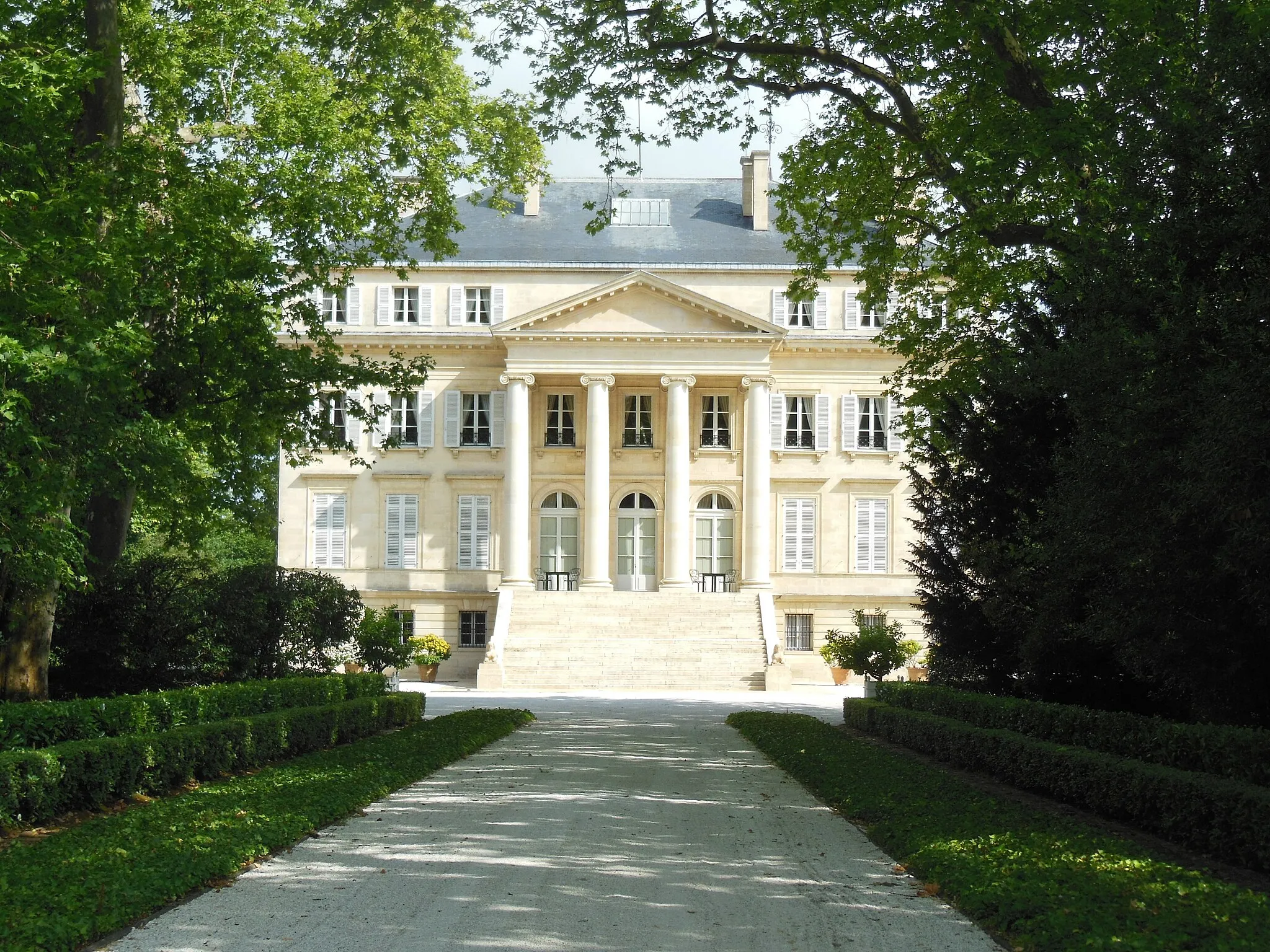 Photo showing: Façade principale du château Margaux (Médoc, Gironde, France)