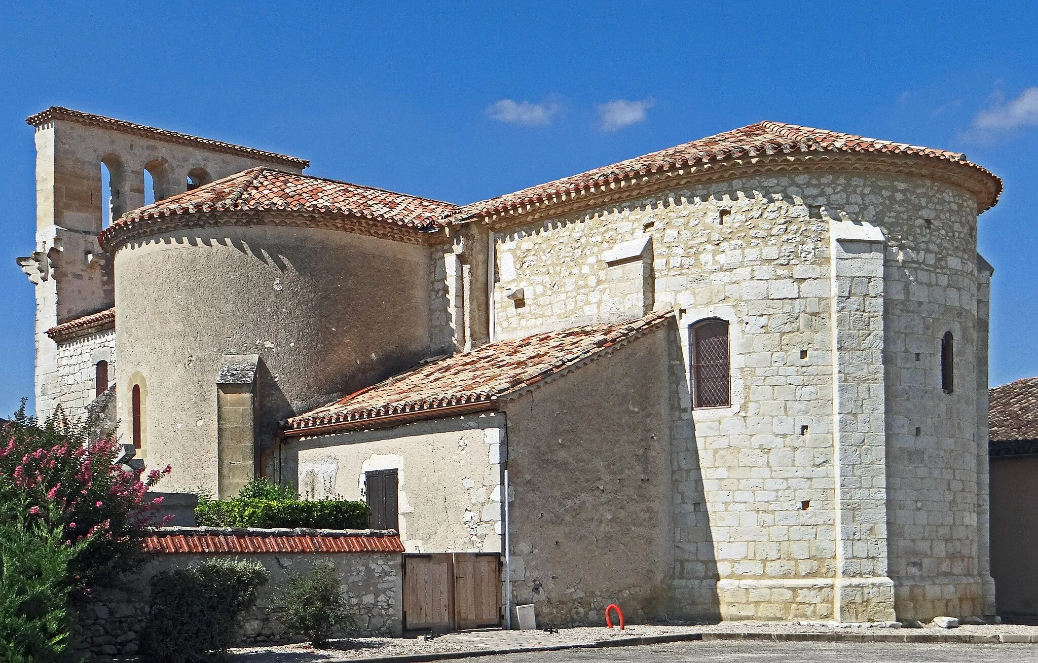 Photo showing: This building is indexed in the base Mérimée, a database of architectural heritage maintained by the French Ministry of Culture, under the reference PA00084251 .