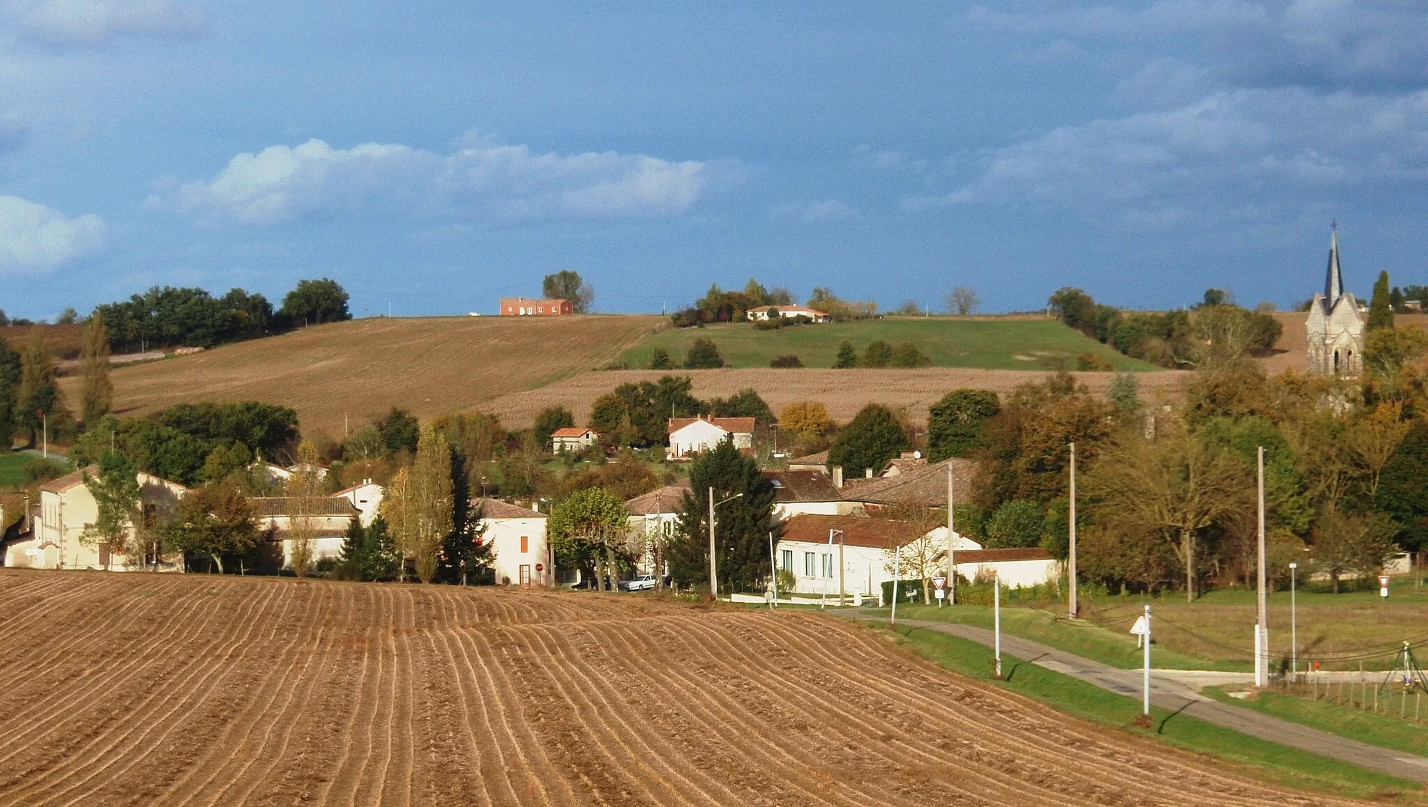 Photo showing: Chêne remarquable estimé à plus de 500 ans entre Tombebœuf et Monbahus (Lot-et-Garonne)