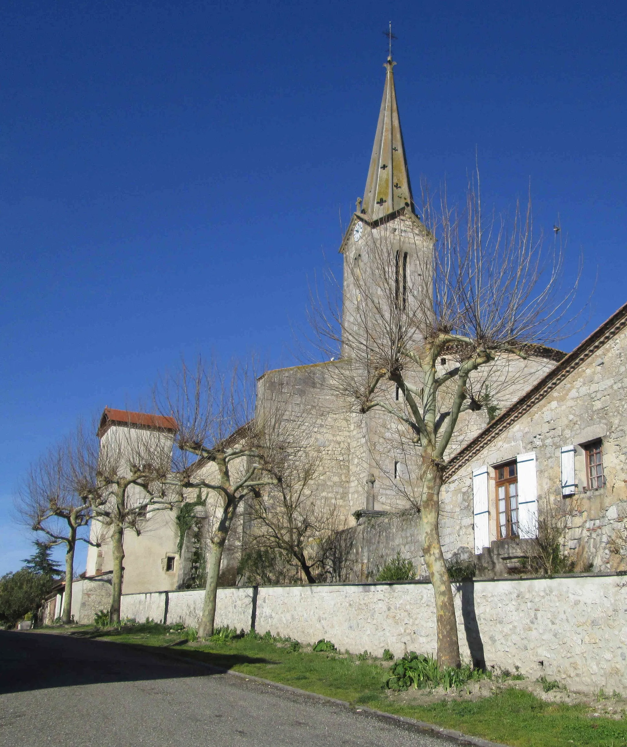 Photo showing: Galapian : l'église Saint-Christophe, vue du sud-est
