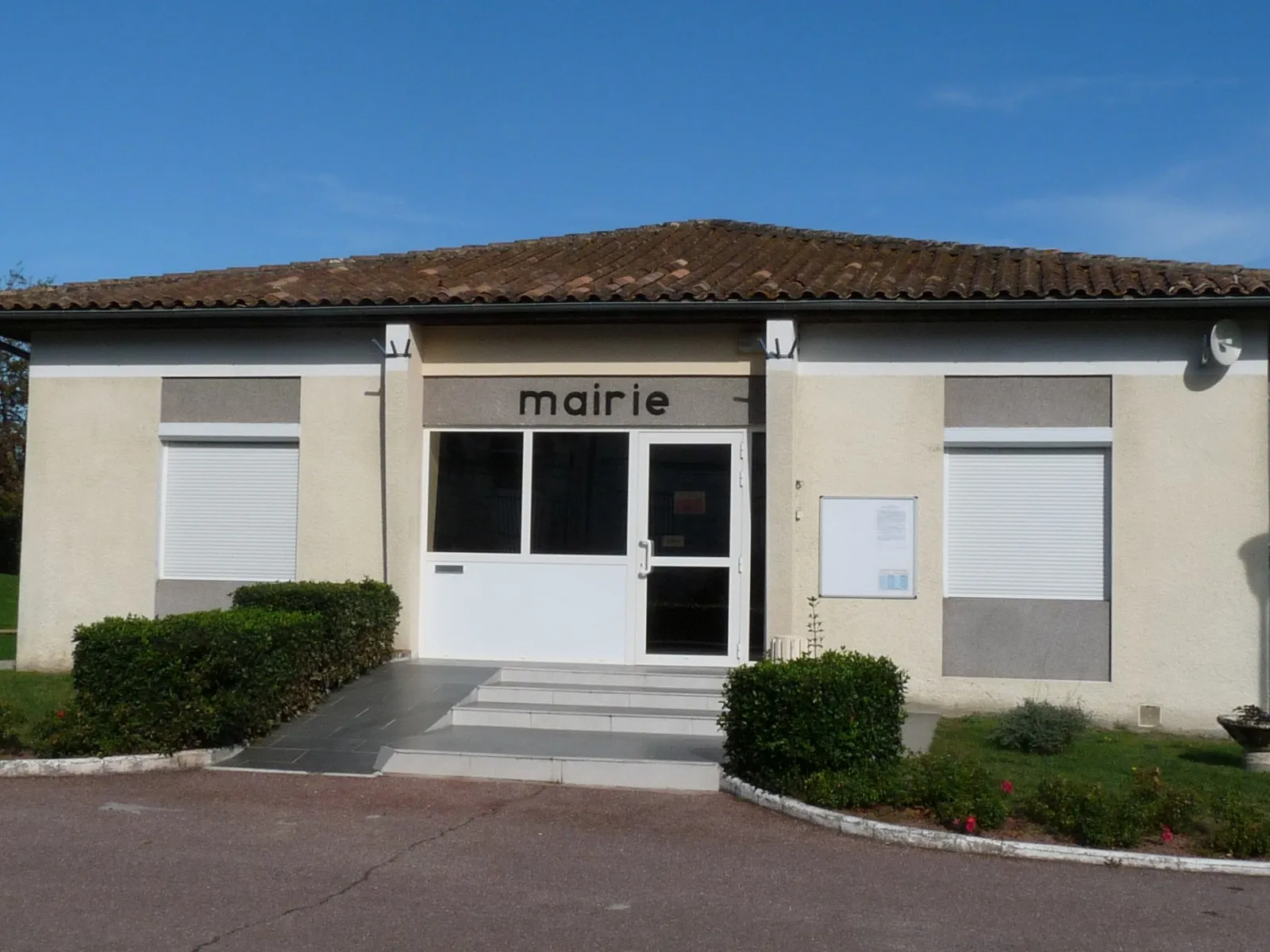 Photo showing: Mairie de Saint-Yzan-de-Soudiac, Gironde, France