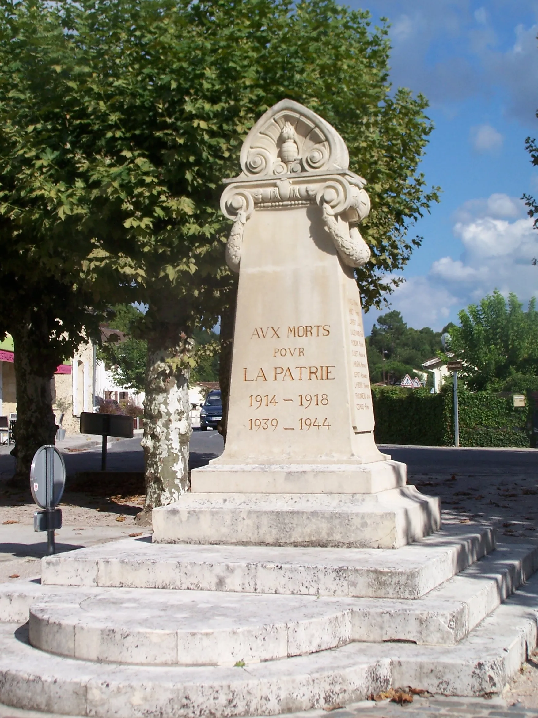 Photo showing: War memorial of Saint-Selve) (Gironde, France)