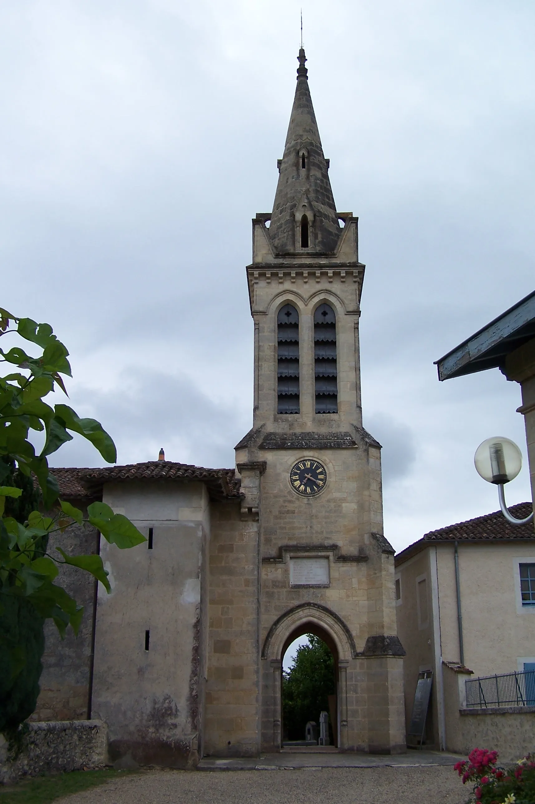 Photo showing: Tower of the church of Bernos-Beaulac (Gironde, France)