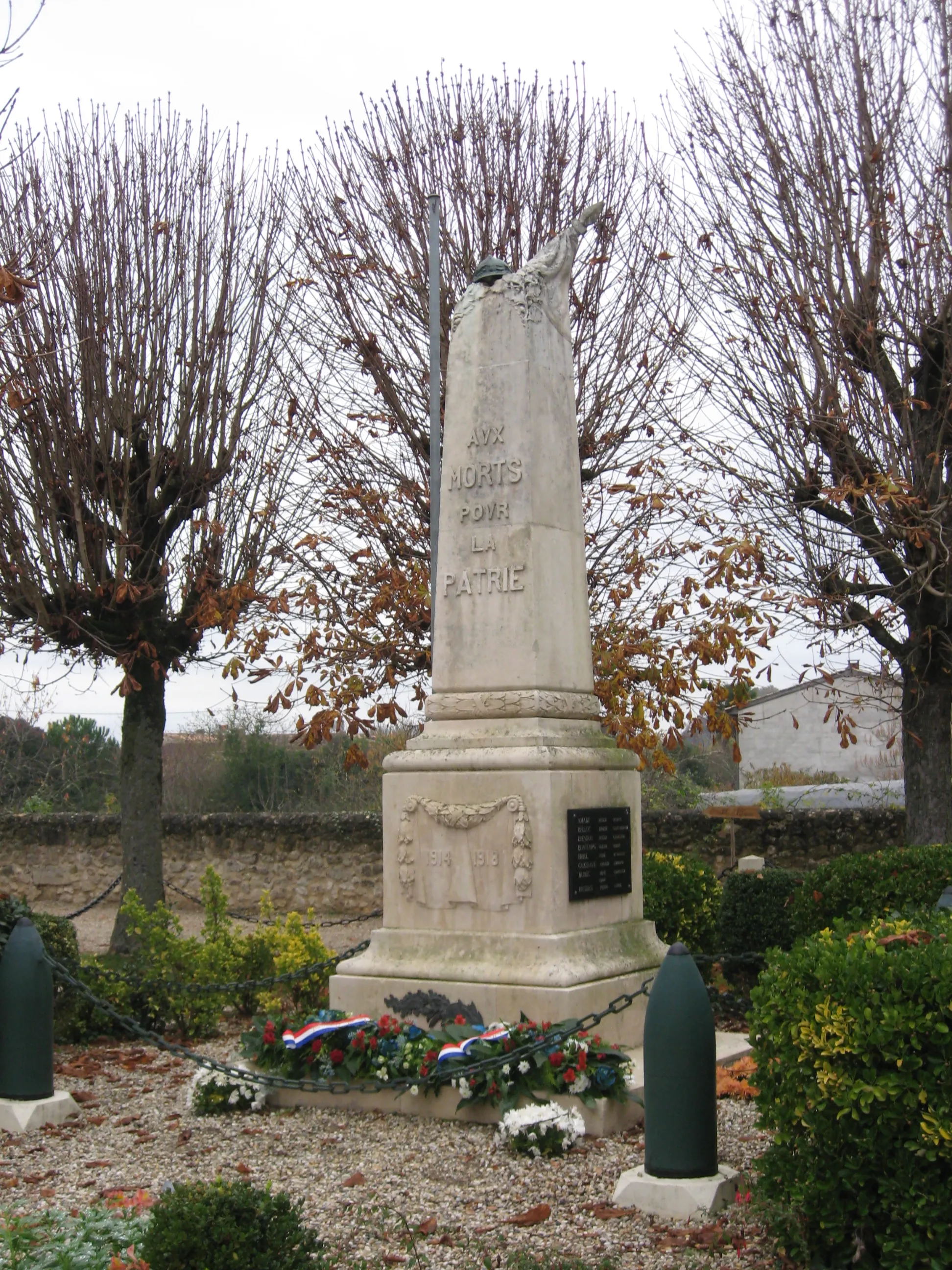 Photo showing: Monument aux morts de Lestiac-sur-Garonne (Gironde).