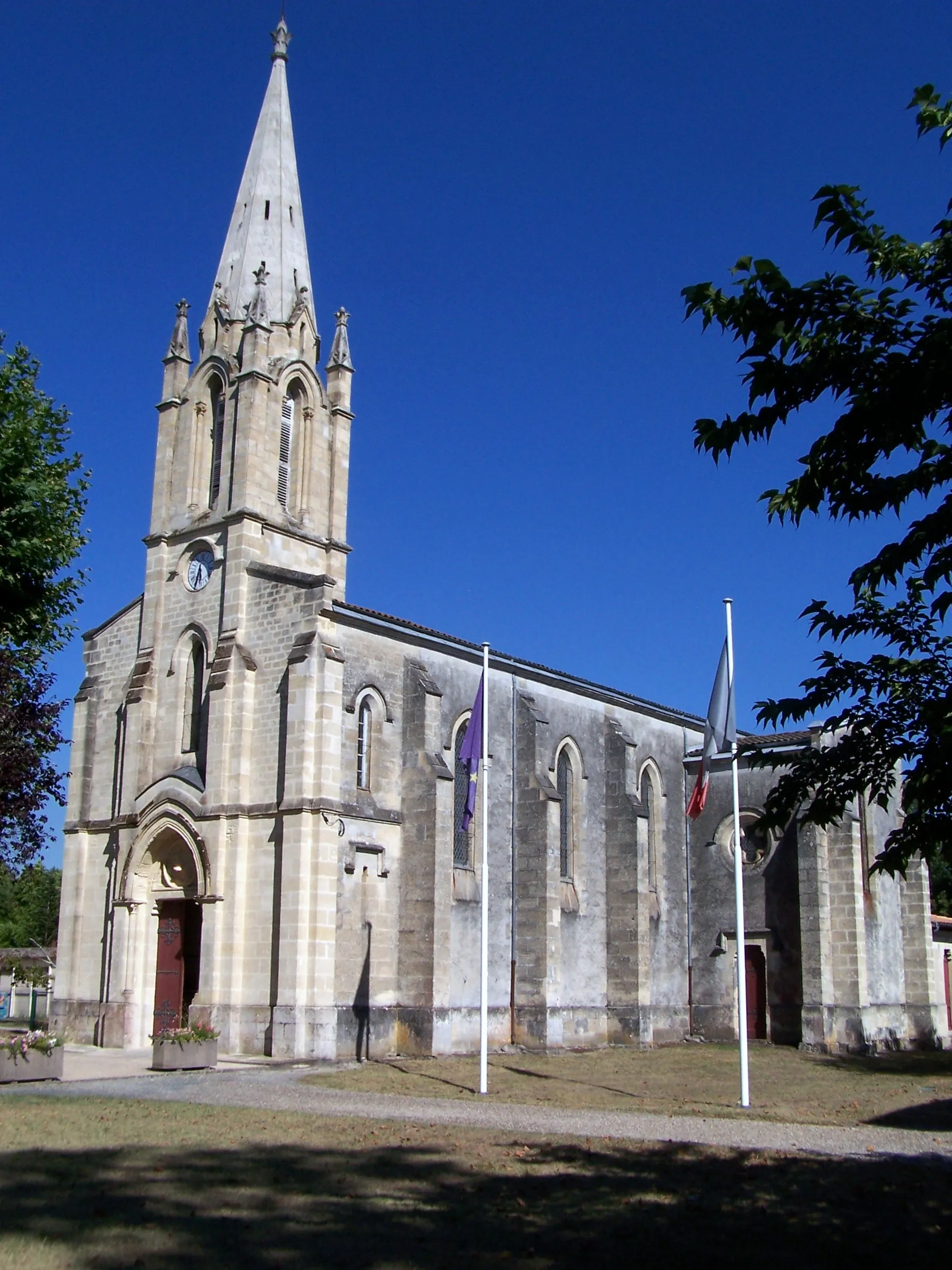 Photo showing: Saint Magne church of Saint-Magne (Gironde, France)