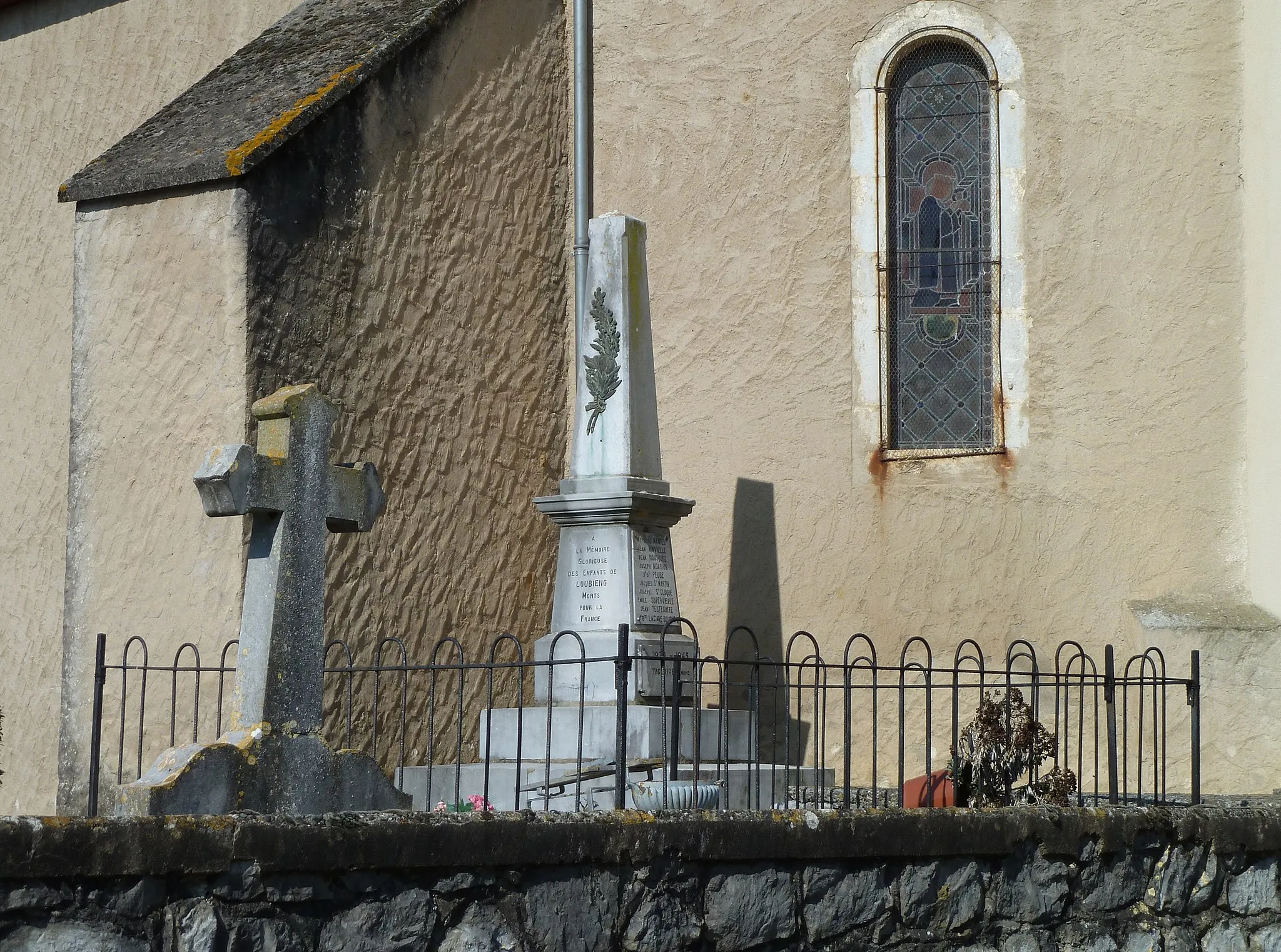 Photo showing: Monument aux morts de Loubieng