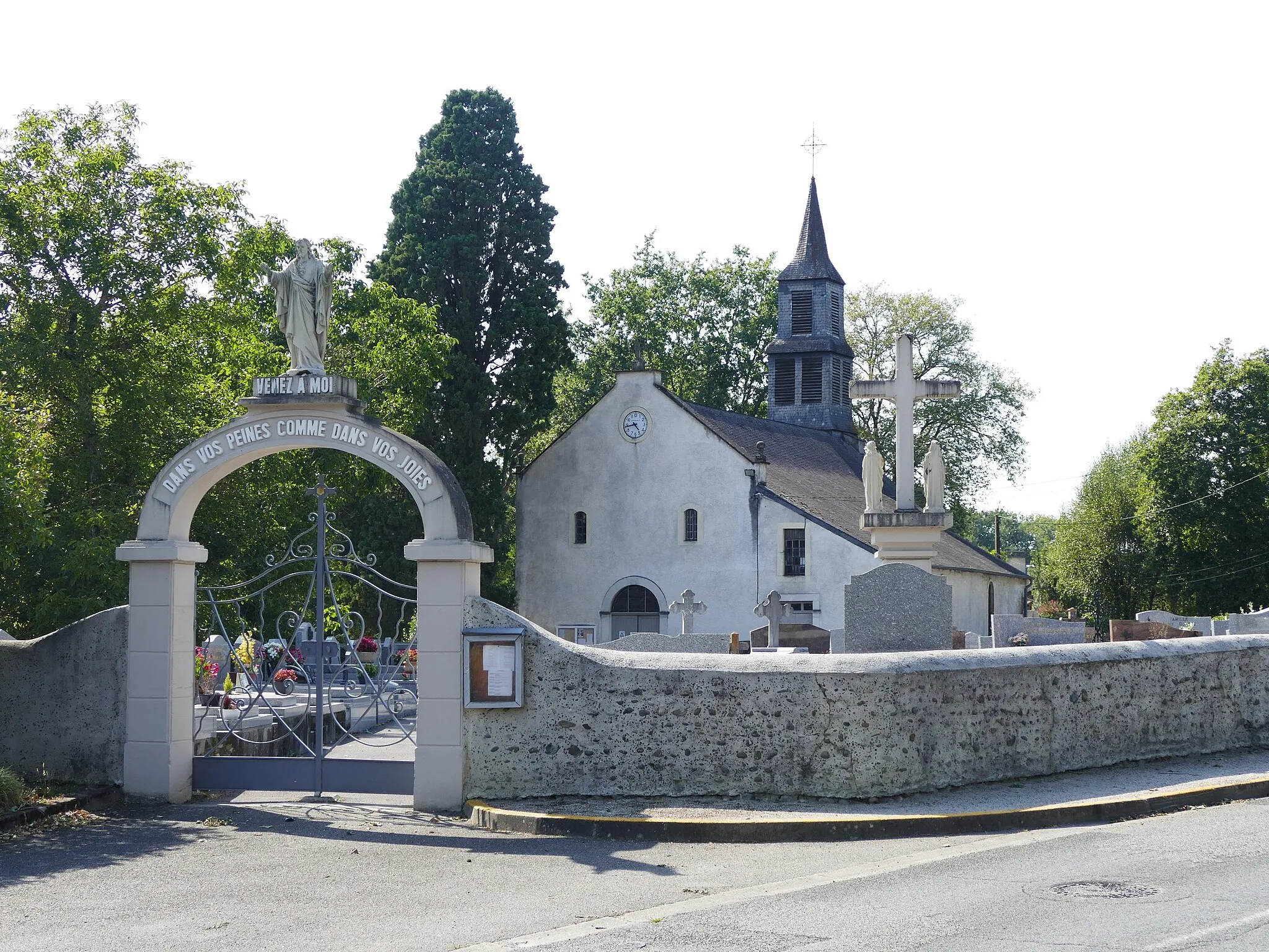 Photo showing: Saint-John-the-Baptist's church in Poey-de-Lescar (Pyrénées-Atlantiques, Nouvelle-Aquitaine, France).