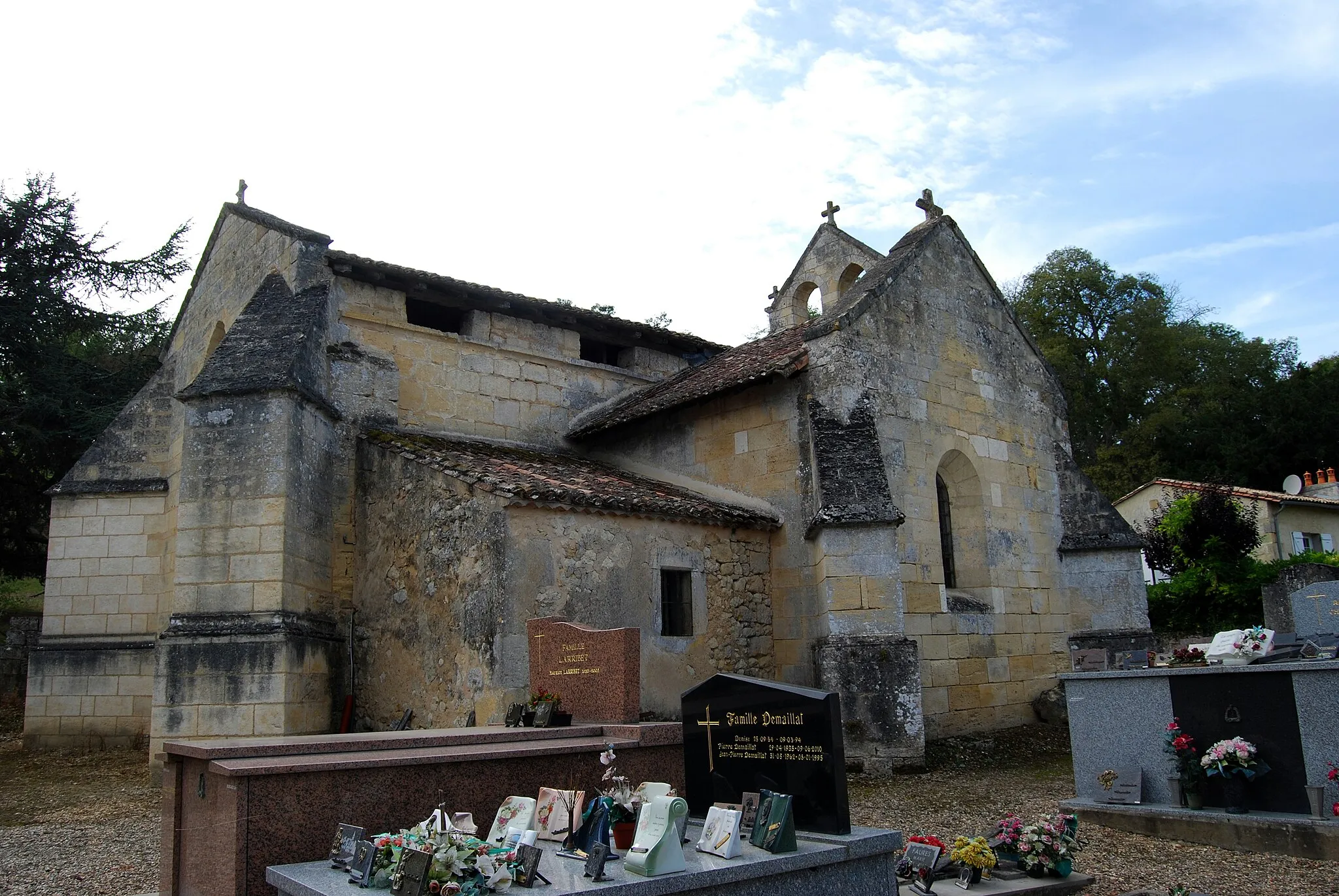 Photo showing: This building is indexed in the base Mérimée, a database of architectural heritage maintained by the French Ministry of Culture, under the reference PA00083496 .