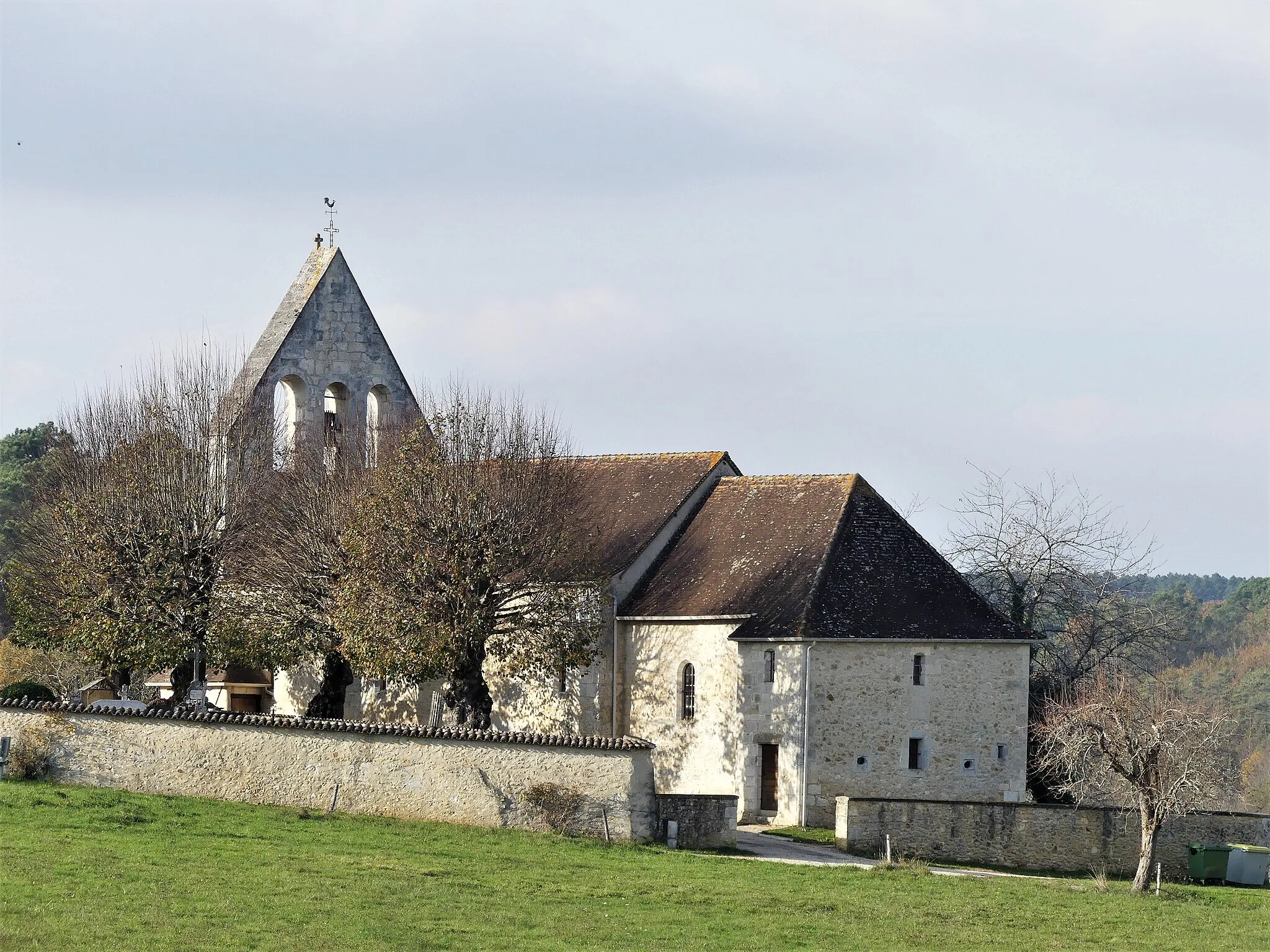 Photo showing: L'église de Saint-Julien-de-Crempse, Dordogne, France.