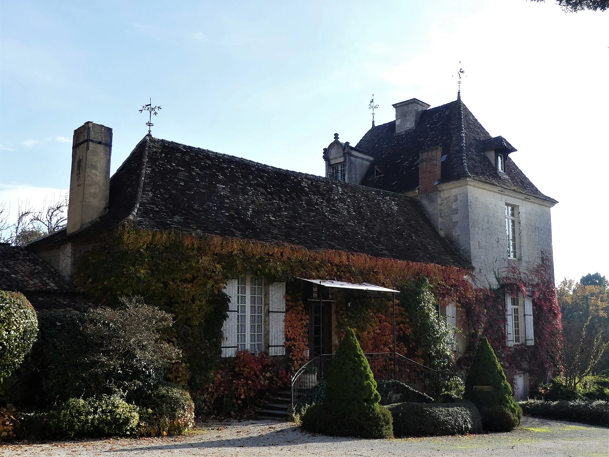 Photo showing: Le manoir du Grand Vignoble, Saint-Julien-de-Crempse, Dordogne, France.