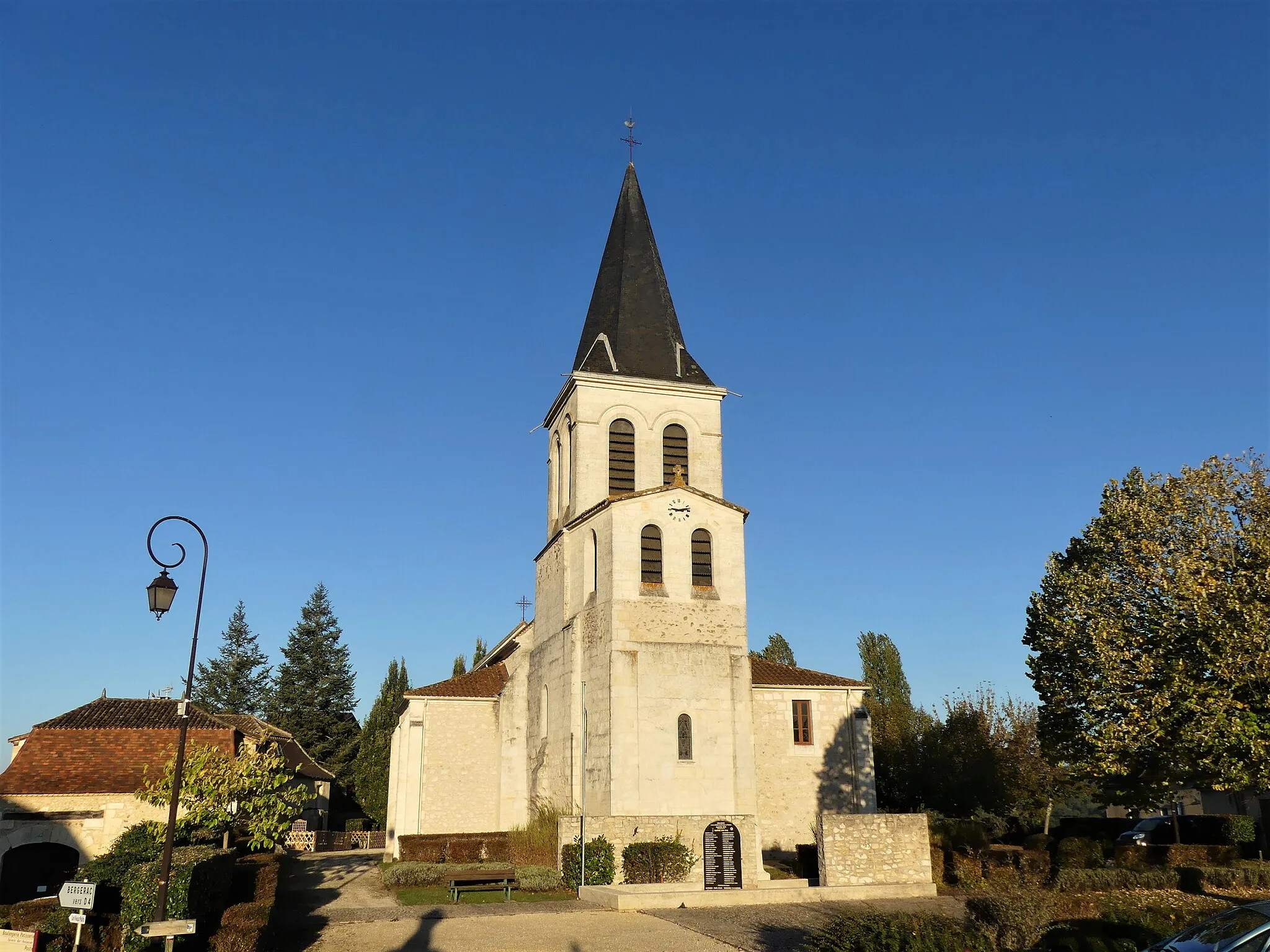 Photo showing: L'église de Maurens, Dordogne, France.