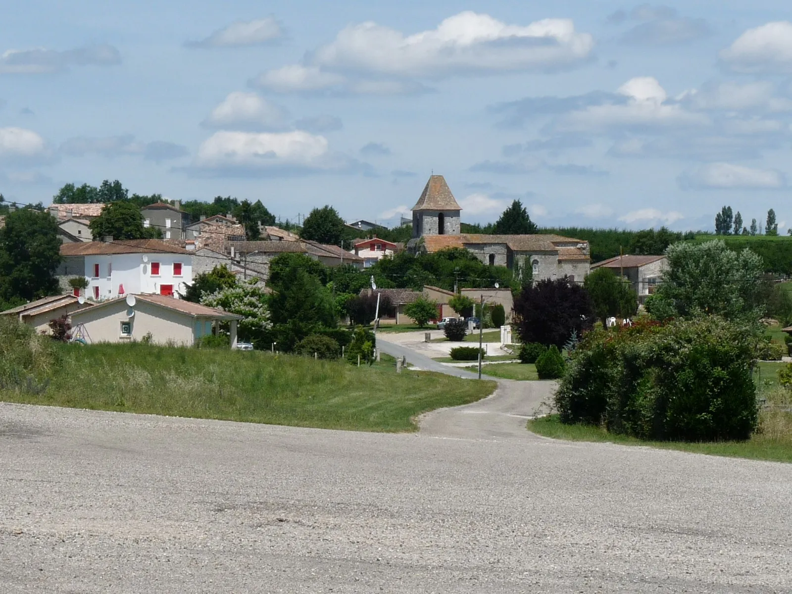 Photo showing: Villeneuve-de-Duras (vue de la salle des fêtes), Lot-et-Garonne, France