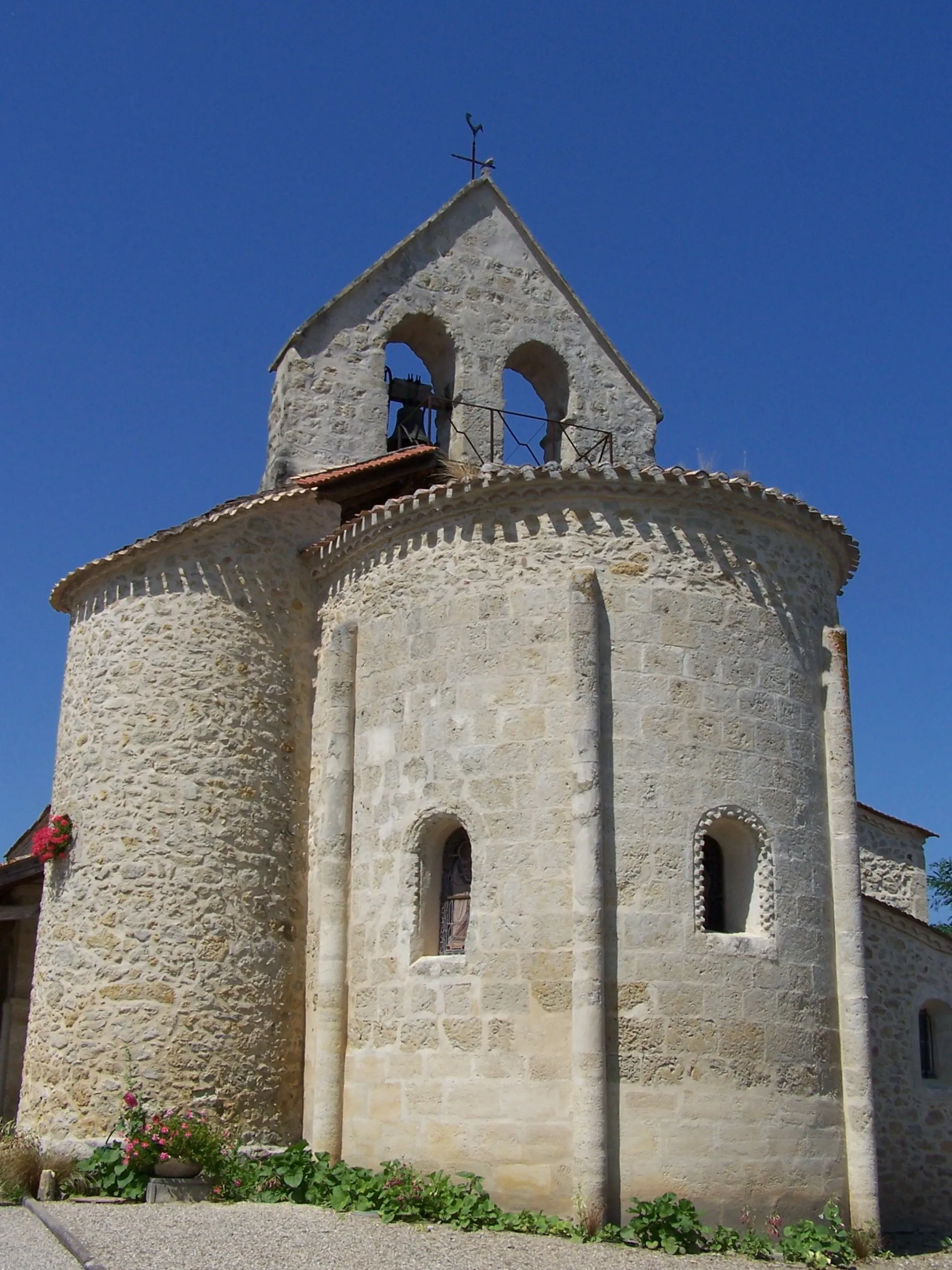 Photo showing: Chevet de l'église de Brannens, Gironde, France