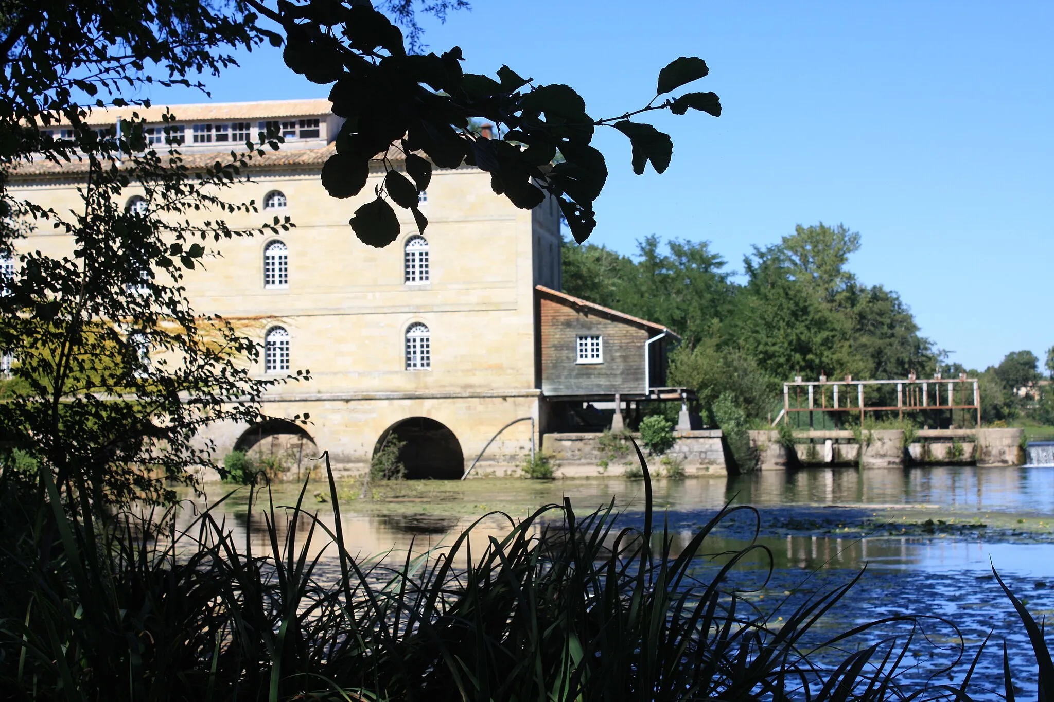 Photo showing: This building is indexed in the base Mérimée, a database of architectural heritage maintained by the French Ministry of Culture, under the reference PA33000096 .