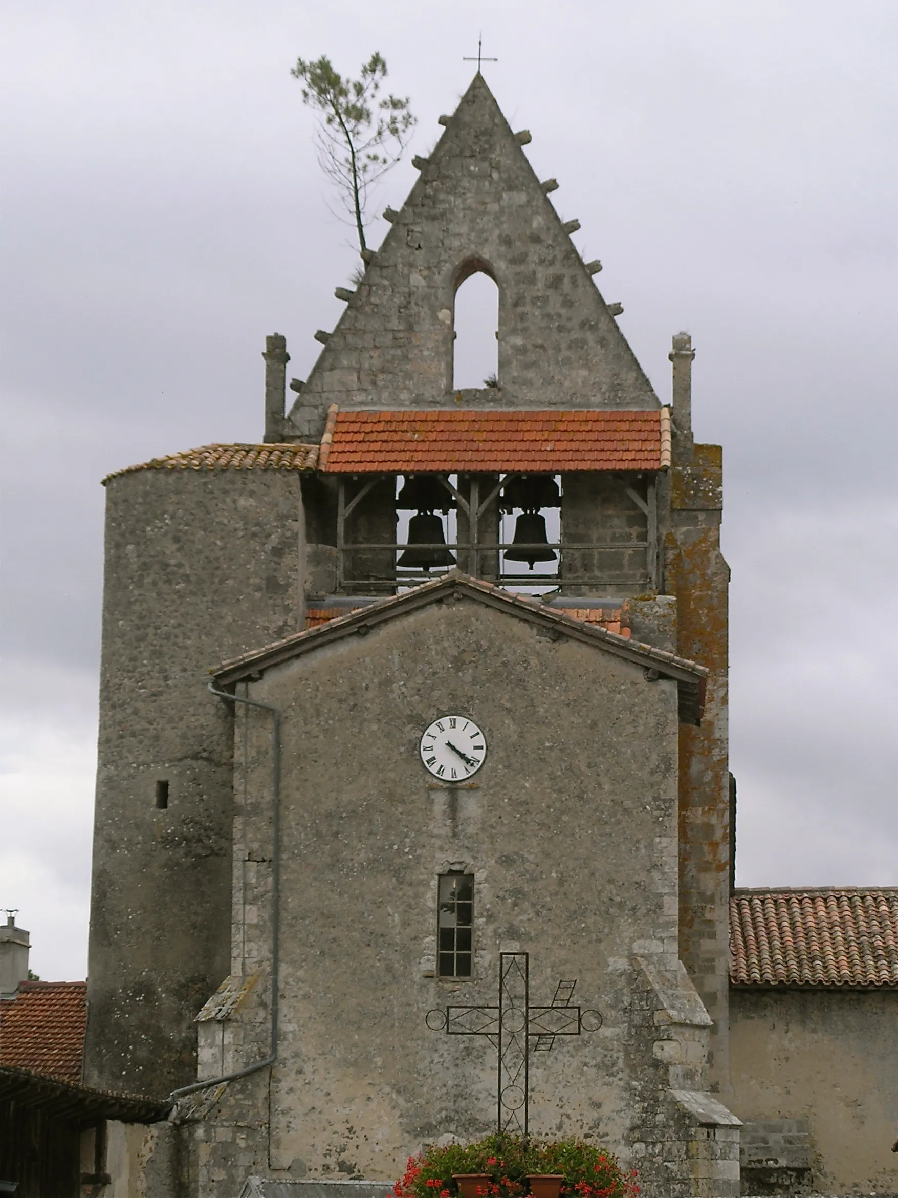 Photo showing: Clocher de Pompogne