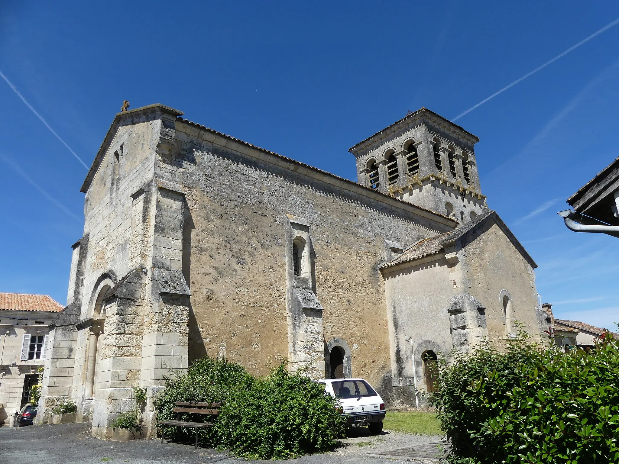 Photo showing: L'église de Beauronne, Dordogne, France.
