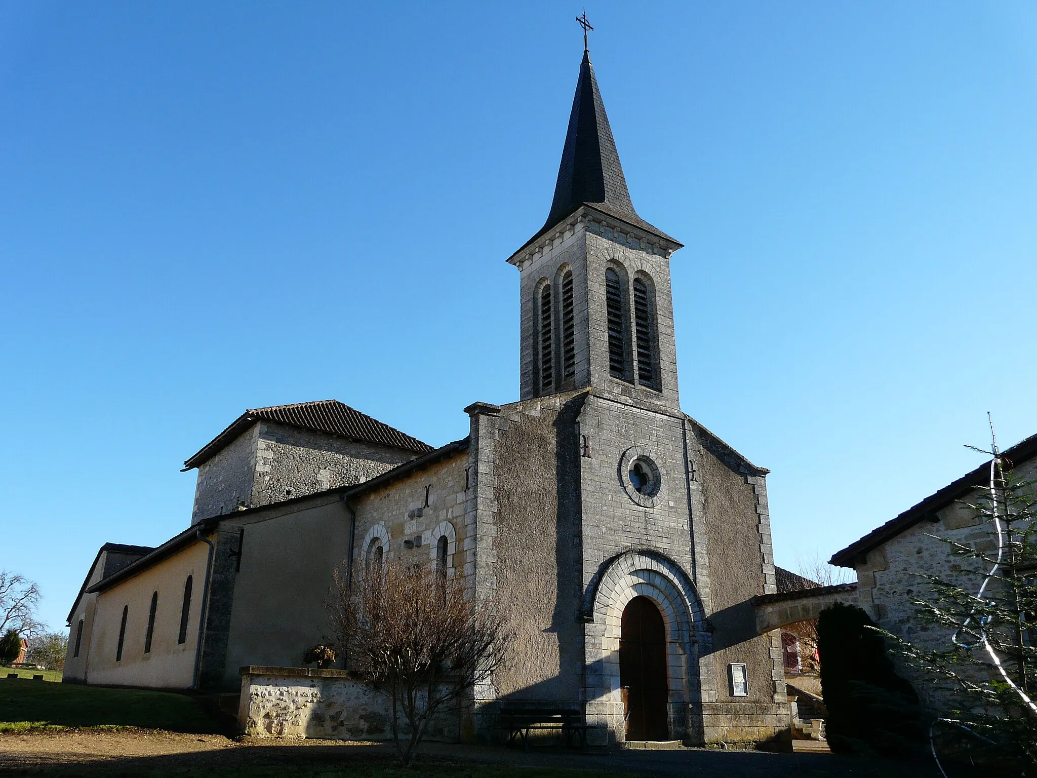 Photo showing: L'église Sainte-Catherine vue depuis le nord-ouest, Blis-et-Born, Dordogne, France.